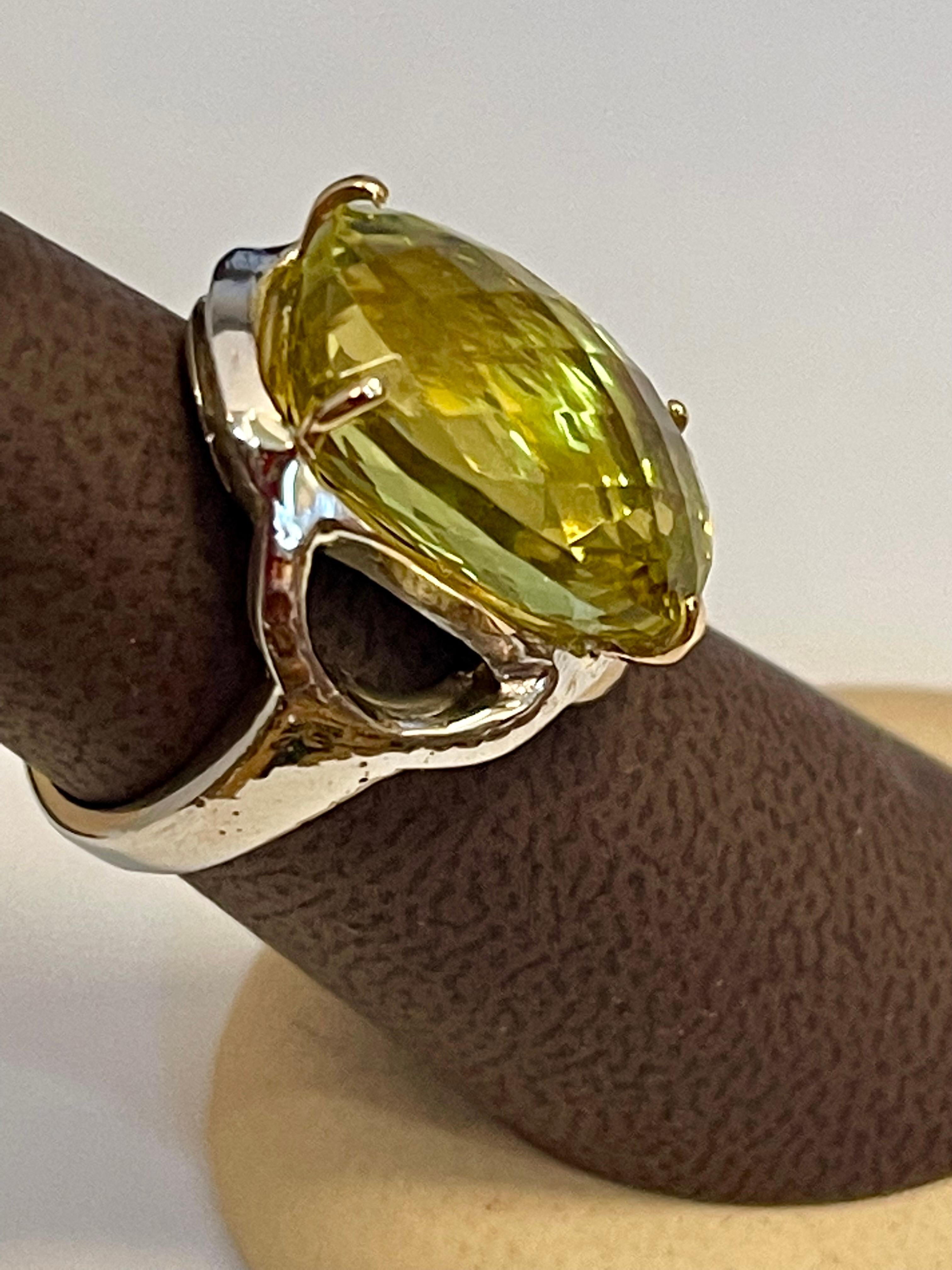 18 Carat Natural Lemmon Topaz Checkerboard Cocktail Ring 18 Karat Gold, Estate For Sale 10