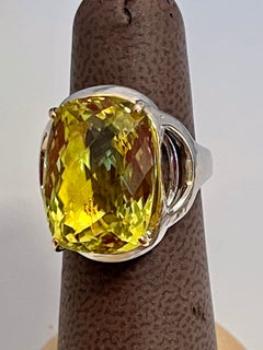 18 Carat Natural Lemmon Topaz Checkerboard Cocktail Ring 18 Karat Gold, Estate