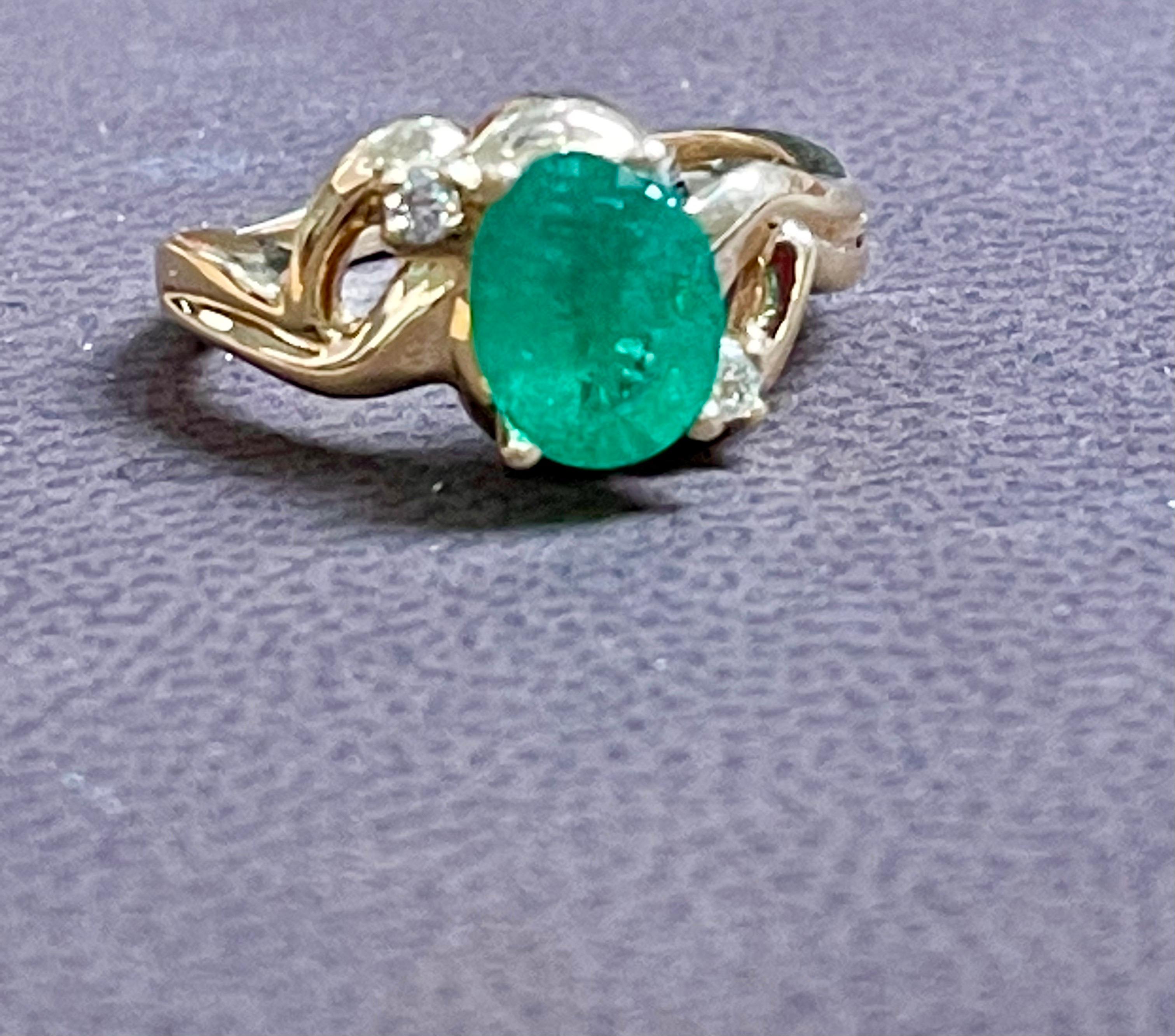 1.8 Carat Natural Oval Emerald and Diamond Ring 14 Karat Yellow Gold In Excellent Condition For Sale In New York, NY