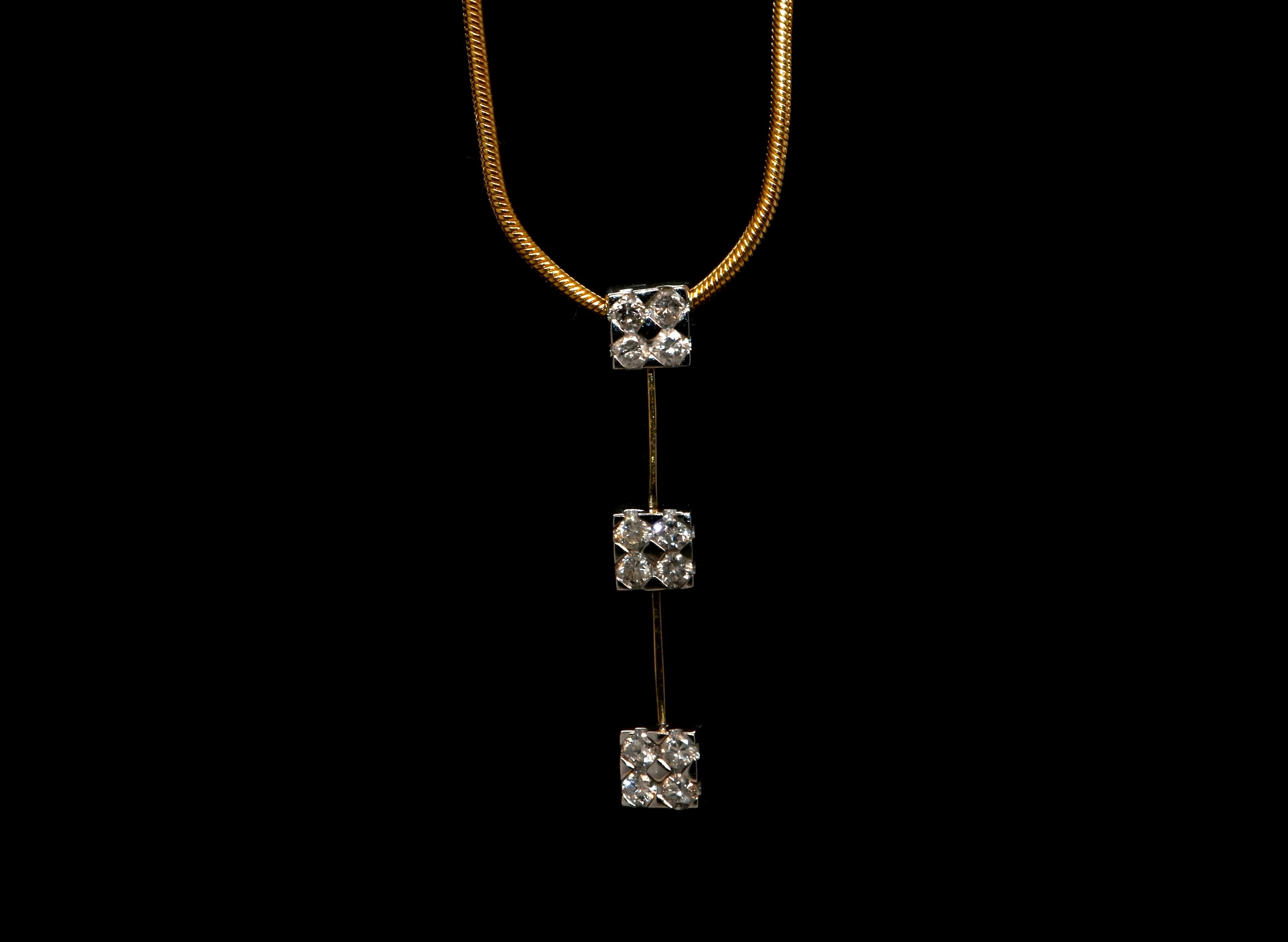 Collana da 18 carati con pavé di diamanti da 0,18 carati in vendita 1
