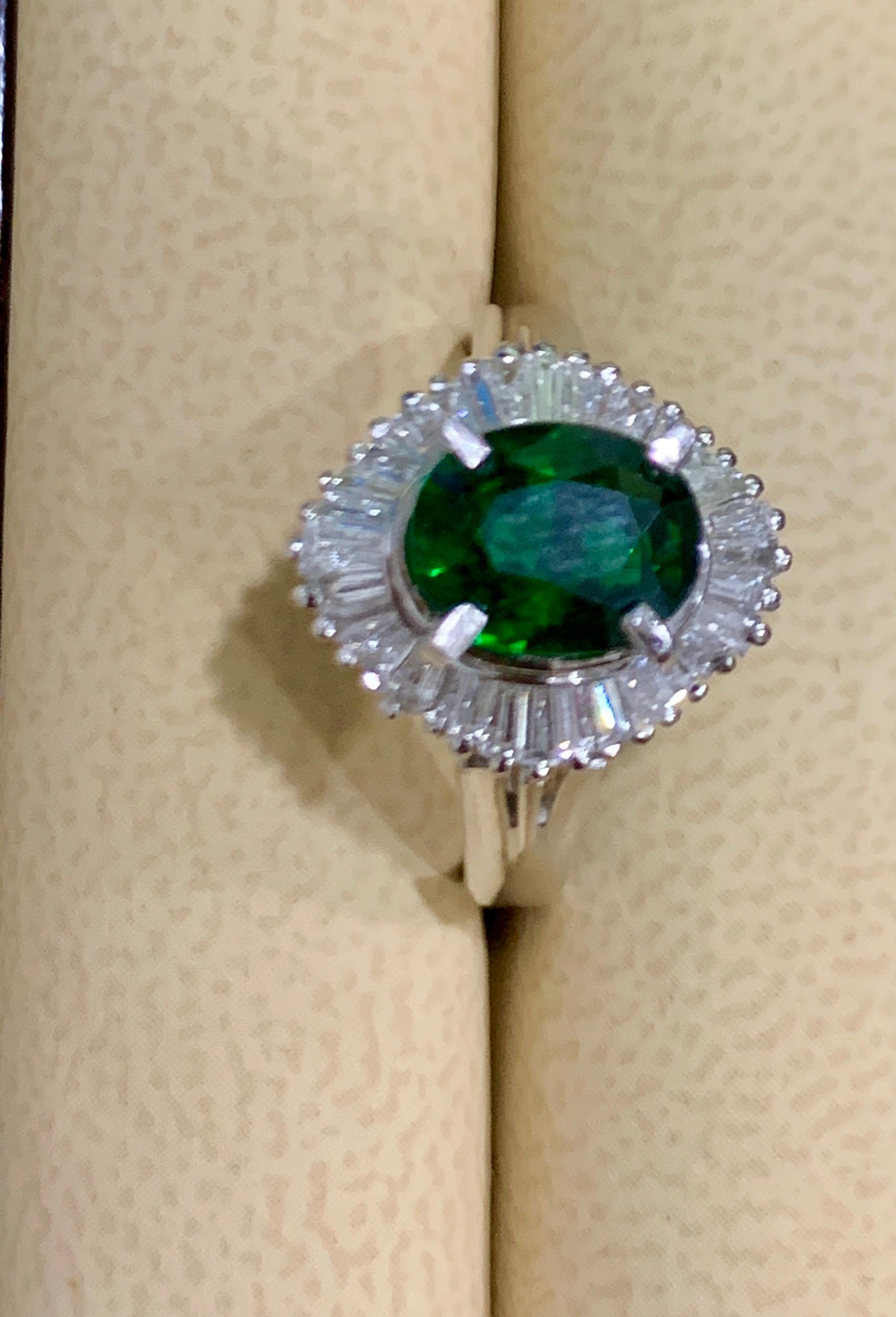 1.8 Carat Oval Tsavorite and 1.0 Carat Diamond Ring in Platinum Estate Size 6 For Sale 2