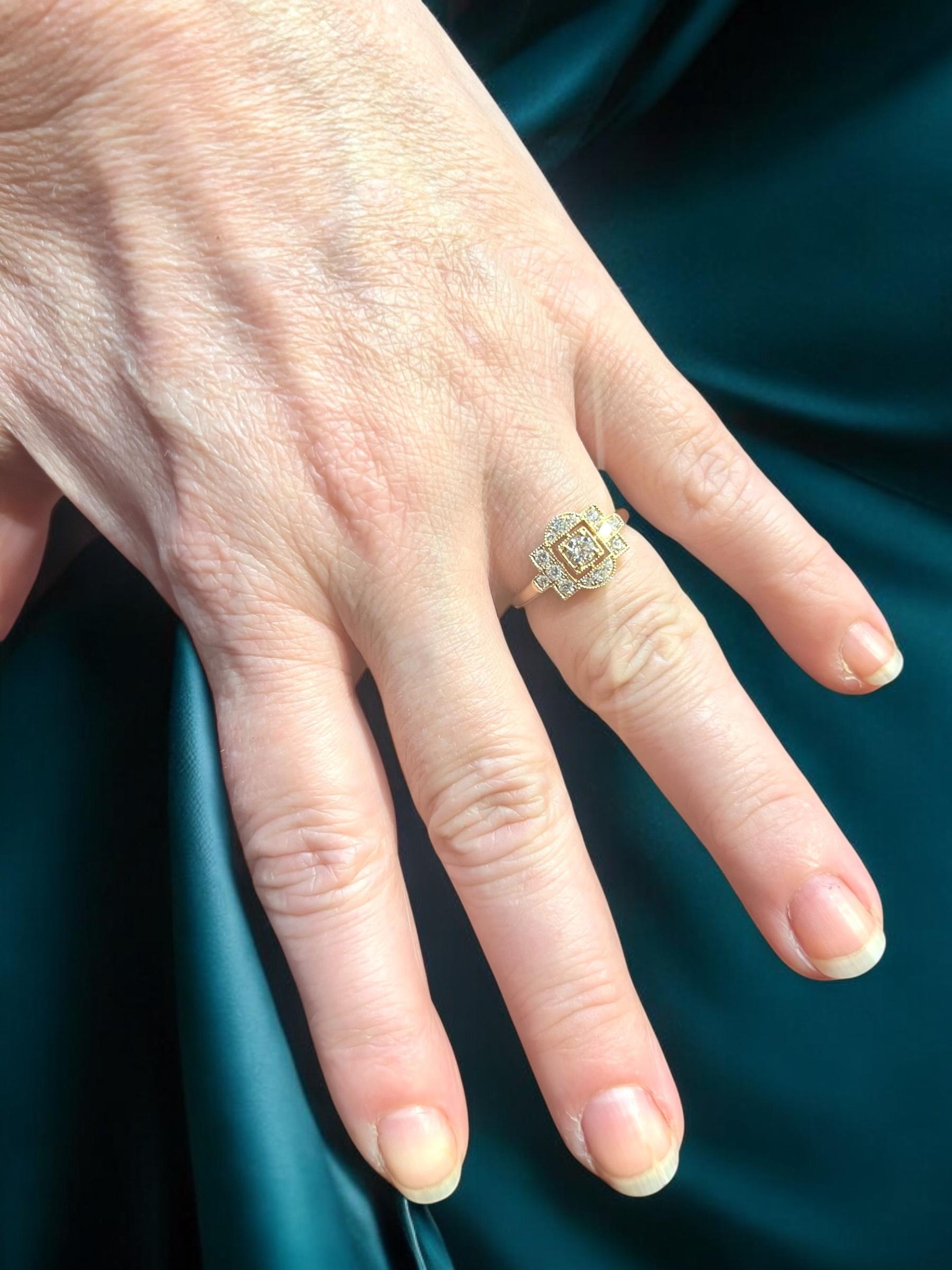 Anillo de oro rosa de 18 quilates con pavé de diamantes en venta 11