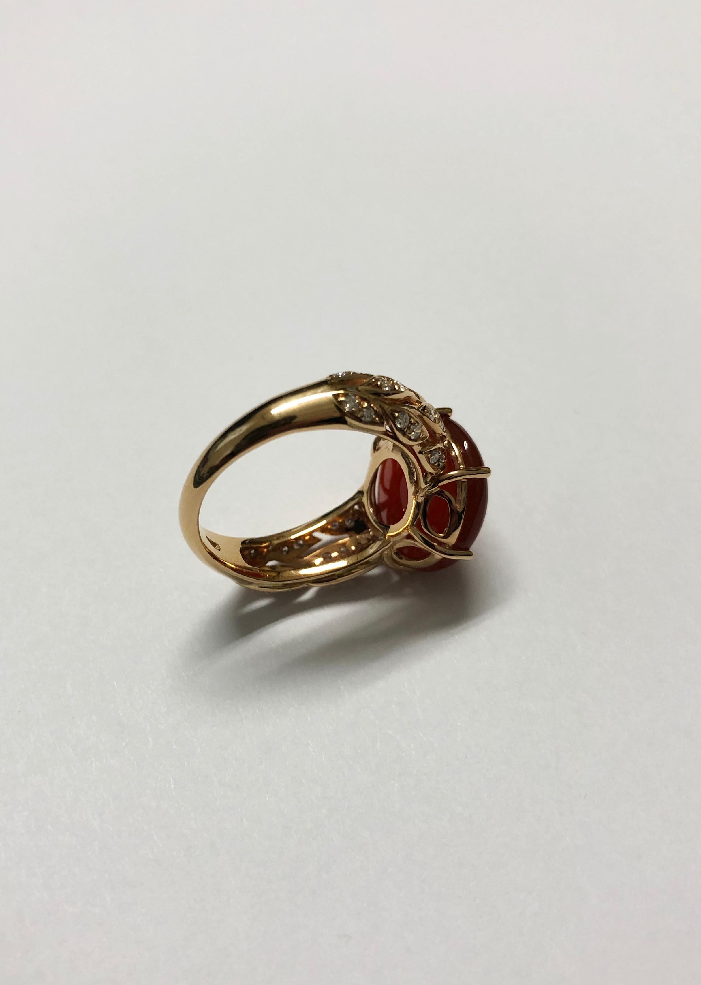 Contemporary 18 Carat Pink Gold Round Cut Diamonds and Carnelian Ring For Sale