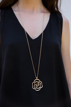 18 Carat Pink Gold Round Cut Diamonds Pendant Necklace