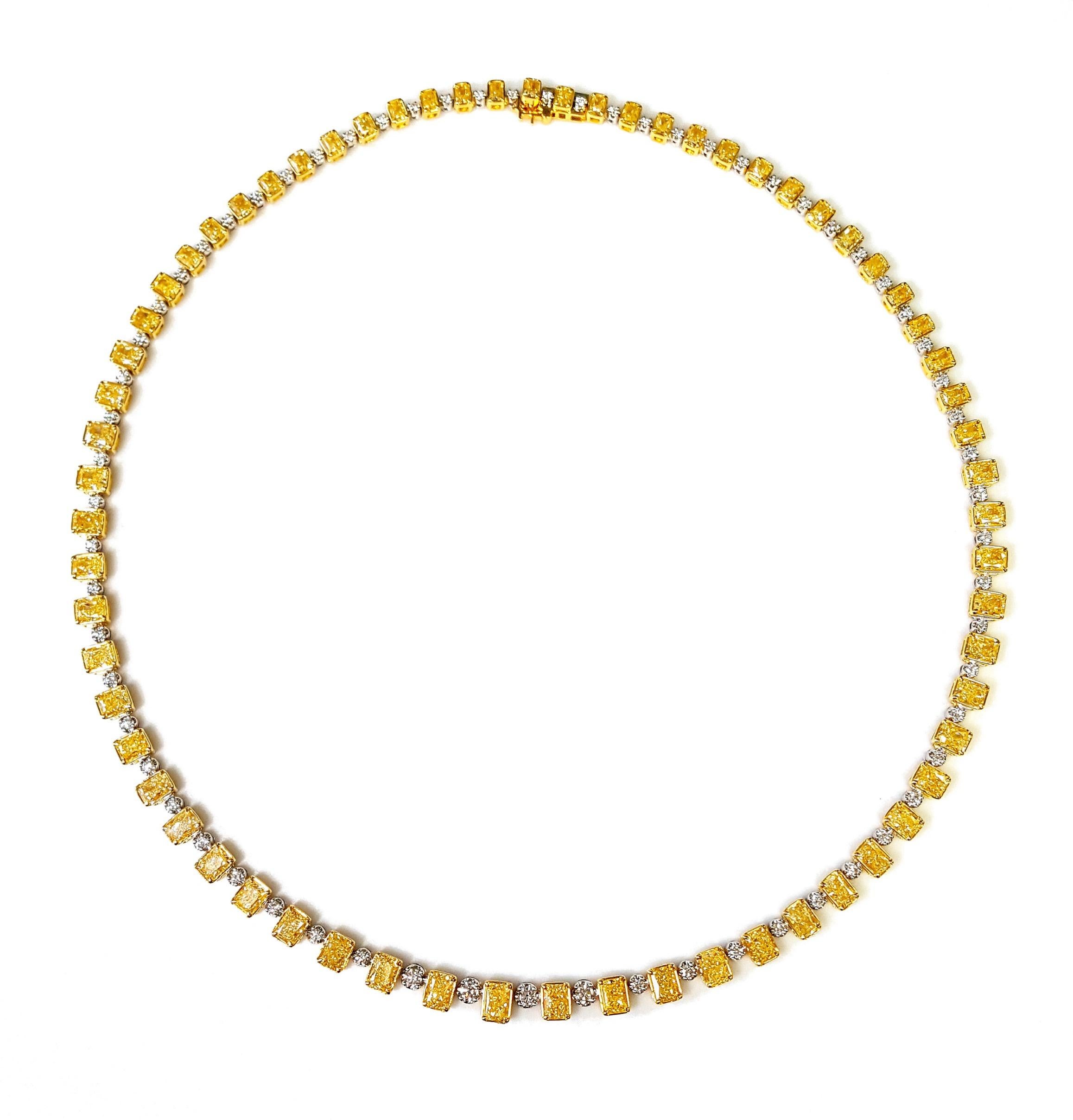 Collier de tennis à diamants alternés envoûtant
Fusion frappante d'élégance et d'opulence, ce collier de tennis à diamants alternés est conçu pour éblouir, qu'il soit porté au quotidien ou pour rehausser une soirée en cravate noire. Avec 66 diamants