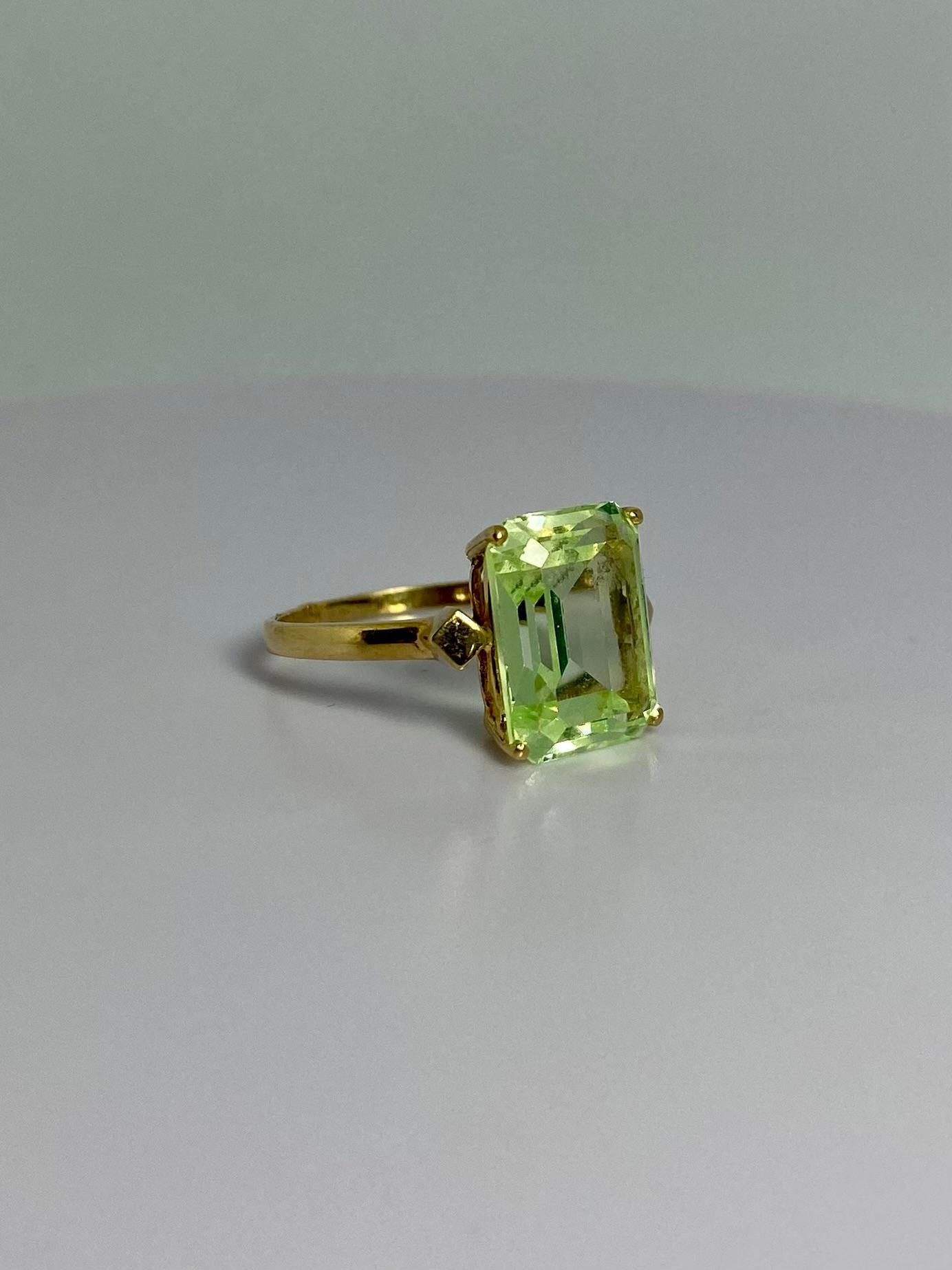 18 Karat Gelbgold Ring mit Peridot 1