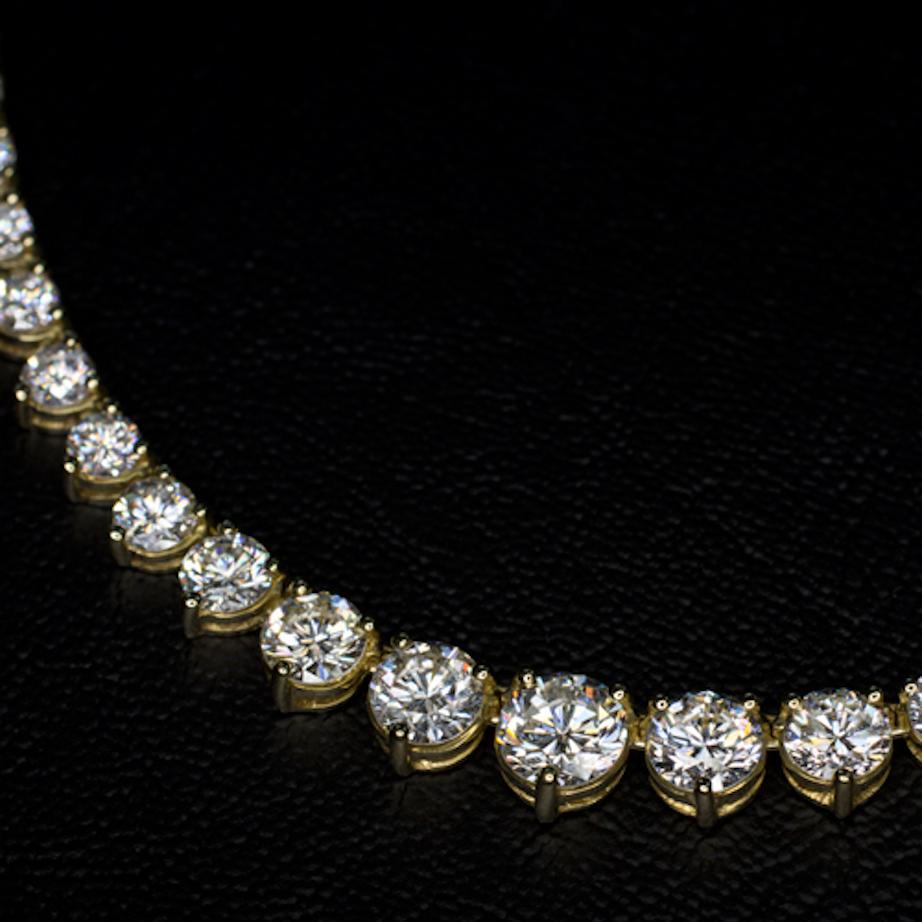 Round Cut 18 Carat Riviera Round Diamond Necklace 18 Karat Gold For Sale
