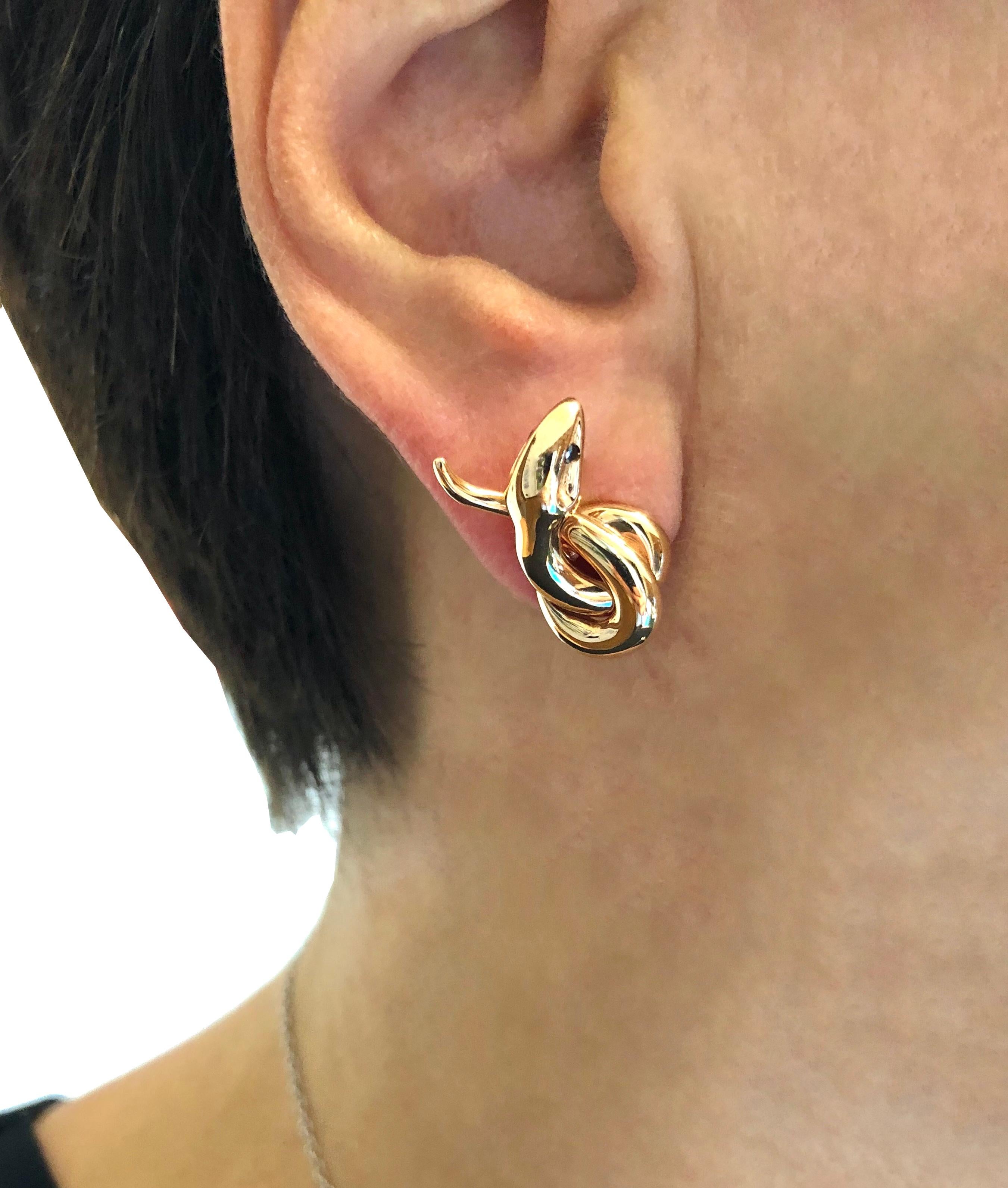 Contemporary 18 Carat Rose Gold Black Diamond Stud Earrings For Sale