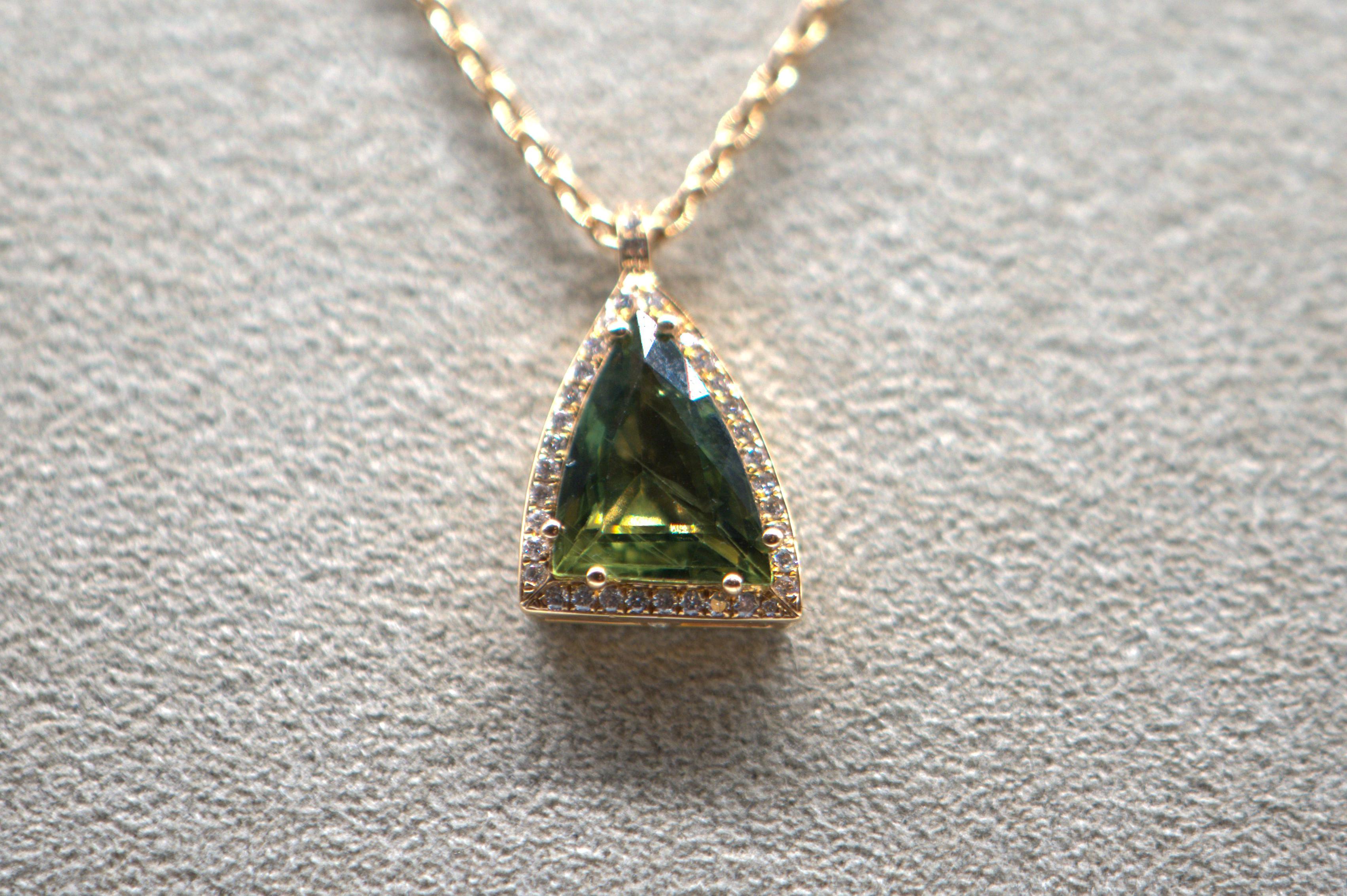 18 Carat Rose Gold Pendant Green Sapphire Diamonds For Sale 3