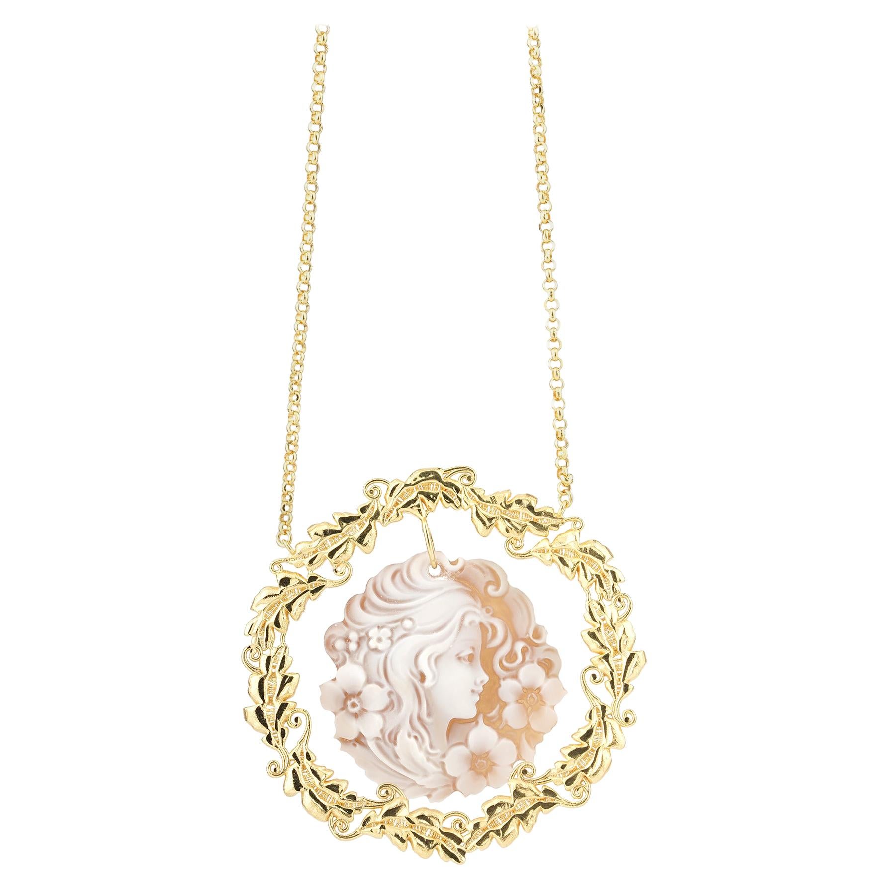 18 Carat Rose Gold-Plated 925 Sterling Silver Sea Shell Cameo Necklace For Sale