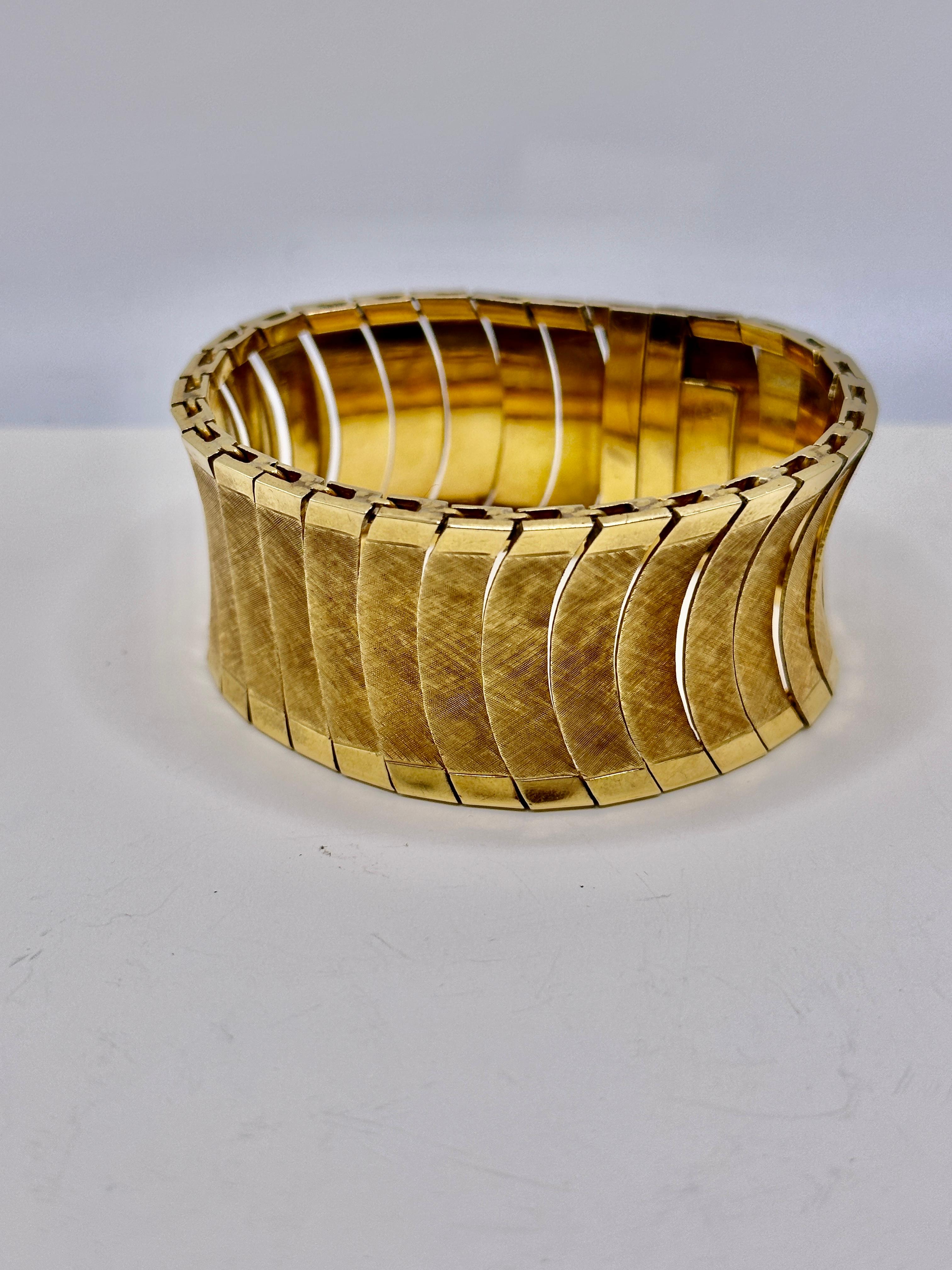 18 Karat Roségold Retro Breites Retro-Ringarmband im Zustand „Hervorragend“ in Summerland, CA