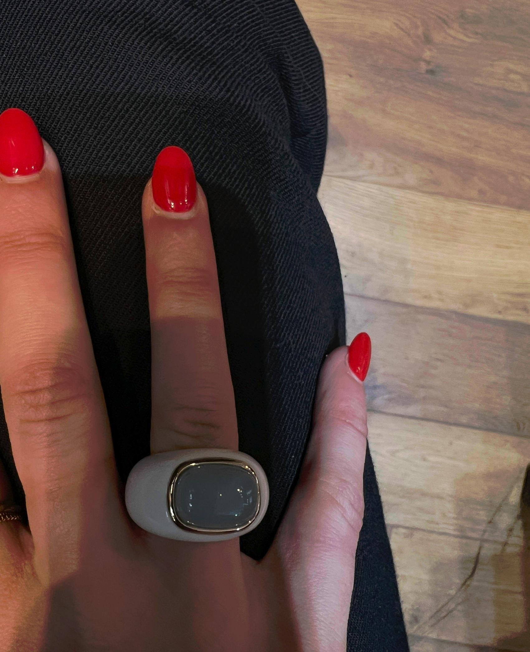 18-Carat Rose Gold Ring with Aquamarine and White Agate For Sale 1