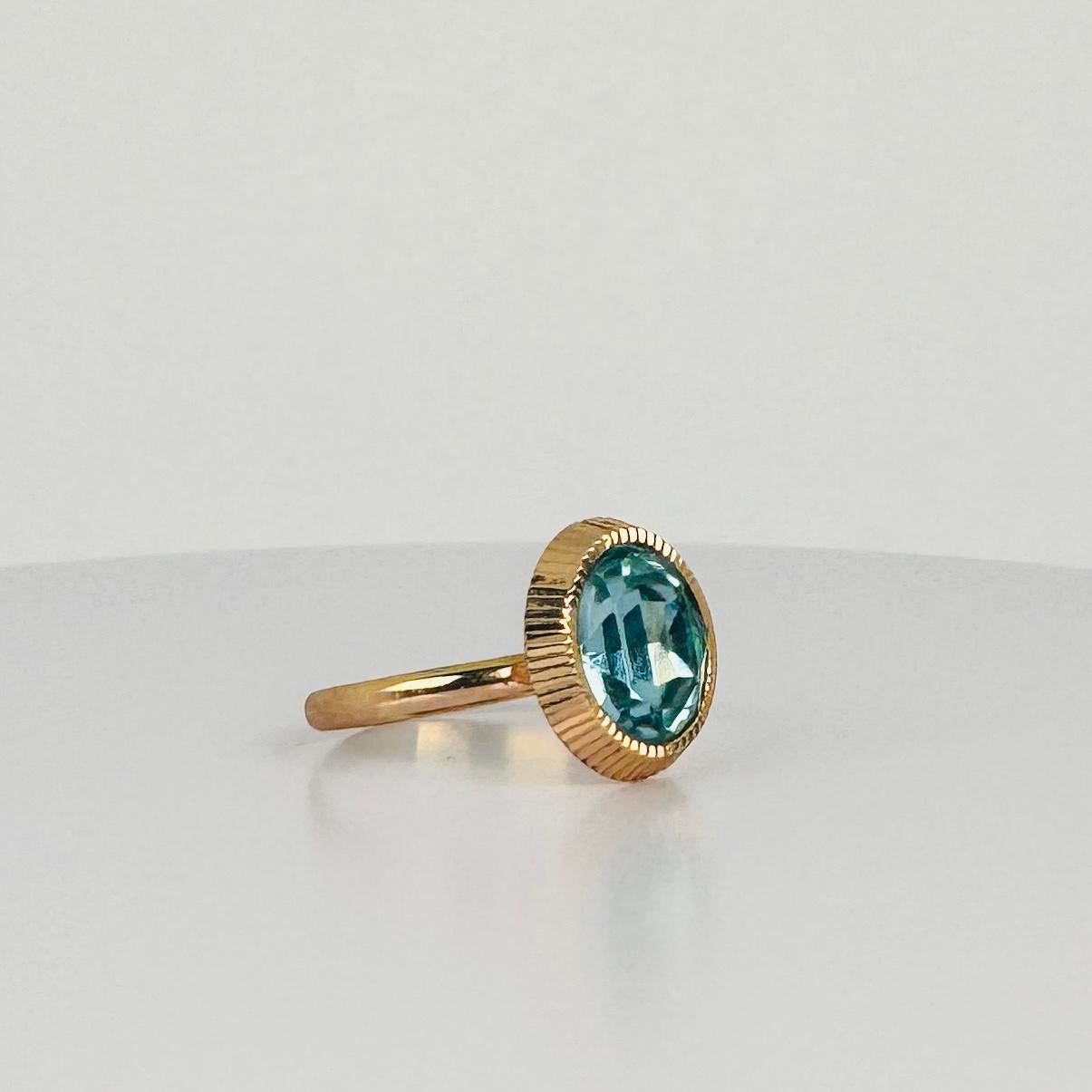 18 carat rose gold ring oval solitaire with blue oval topas For Sale 7