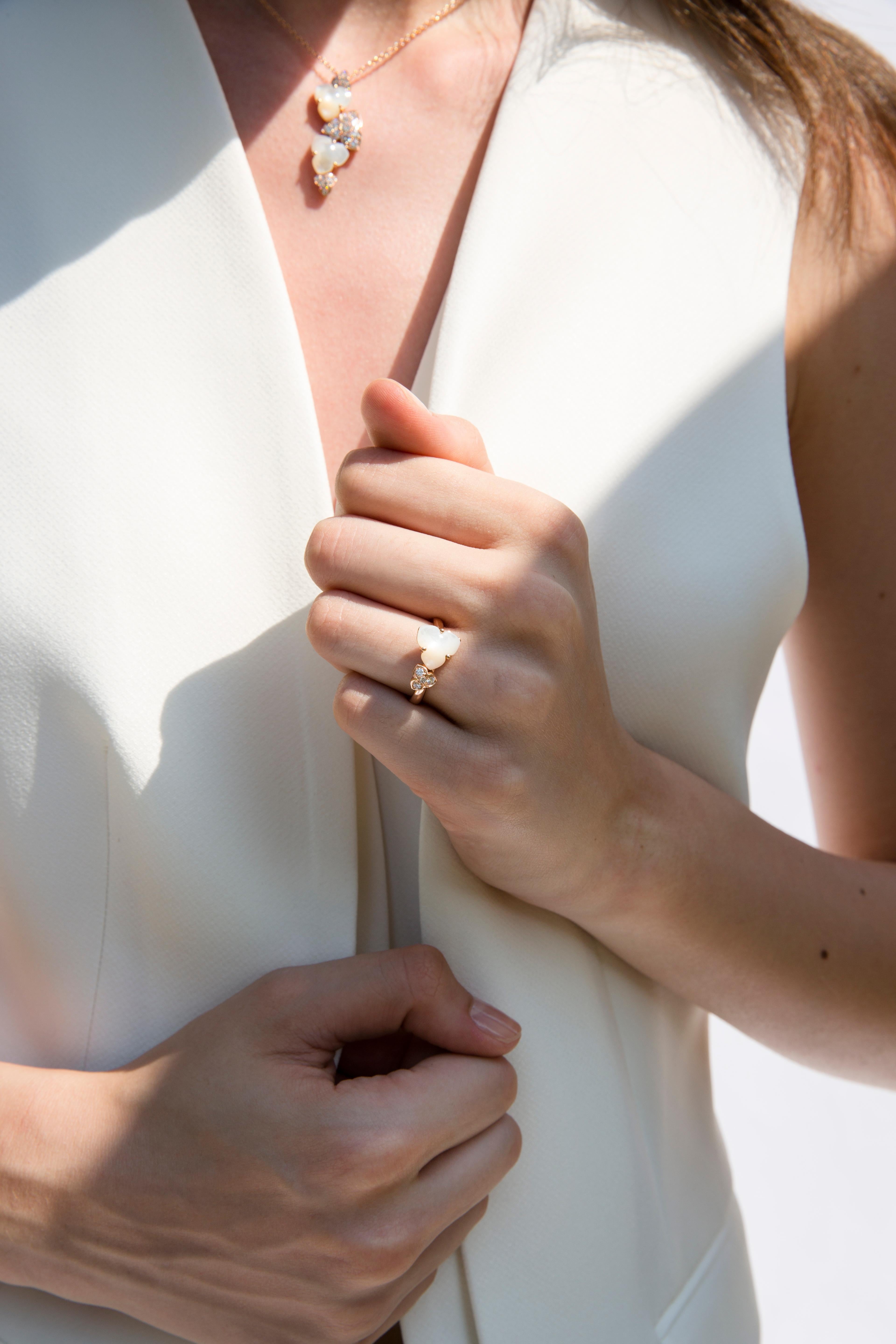 18 Carat Rose Gold Round Brilliant Cut Diamonds and Mother of Pearl Ring featuring 0,09 carats of white diamonds G color, VVS clarity and natural mother of perl. Ring Size 7 US, 54 EU
Handmade in Italy. Ready in stock
Each Luca Carati creation is