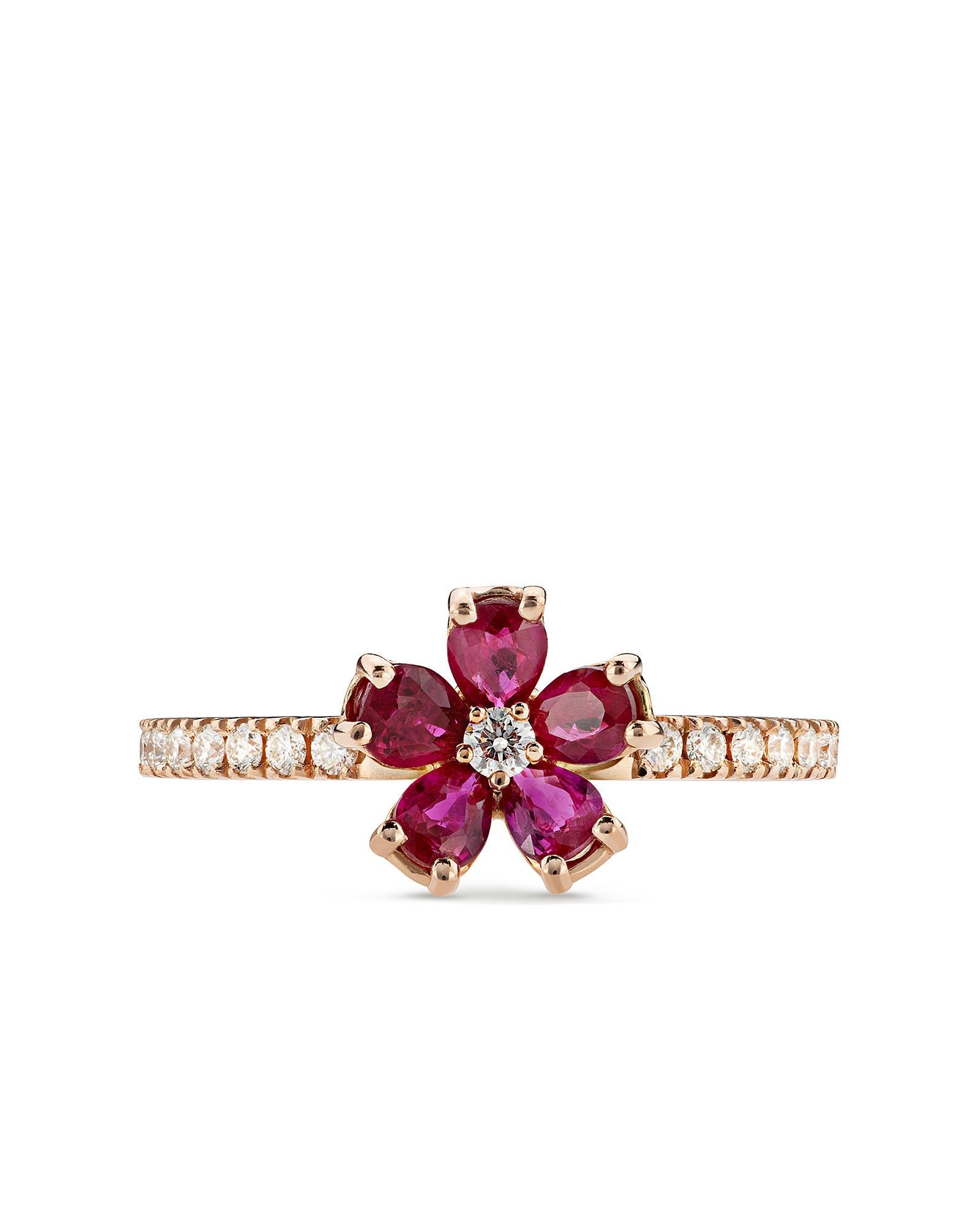This collection is inspired by the simplicity and sophistication of cherry blossoms, thanks to the use of sapphires the flower becomes the protagonist of a shiny expression of nature.

Characteristics:
• 18 carat rose gold
• Rubies 1,20 carats
•