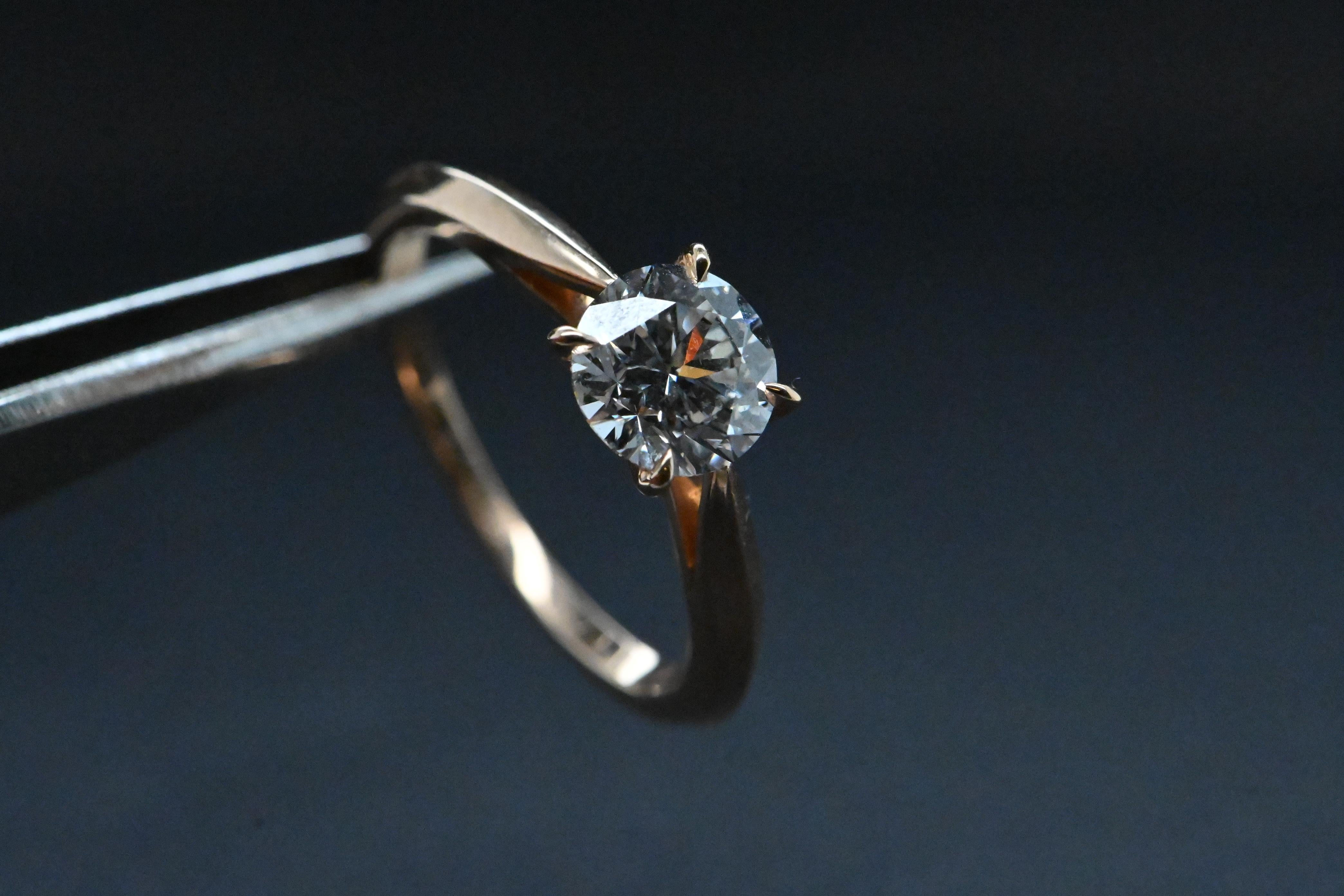 Juego de solitario de oro rosa de 18 quilates con un diamante de 1,200 quilates en Nuevo estado para la venta en Vannes, FR