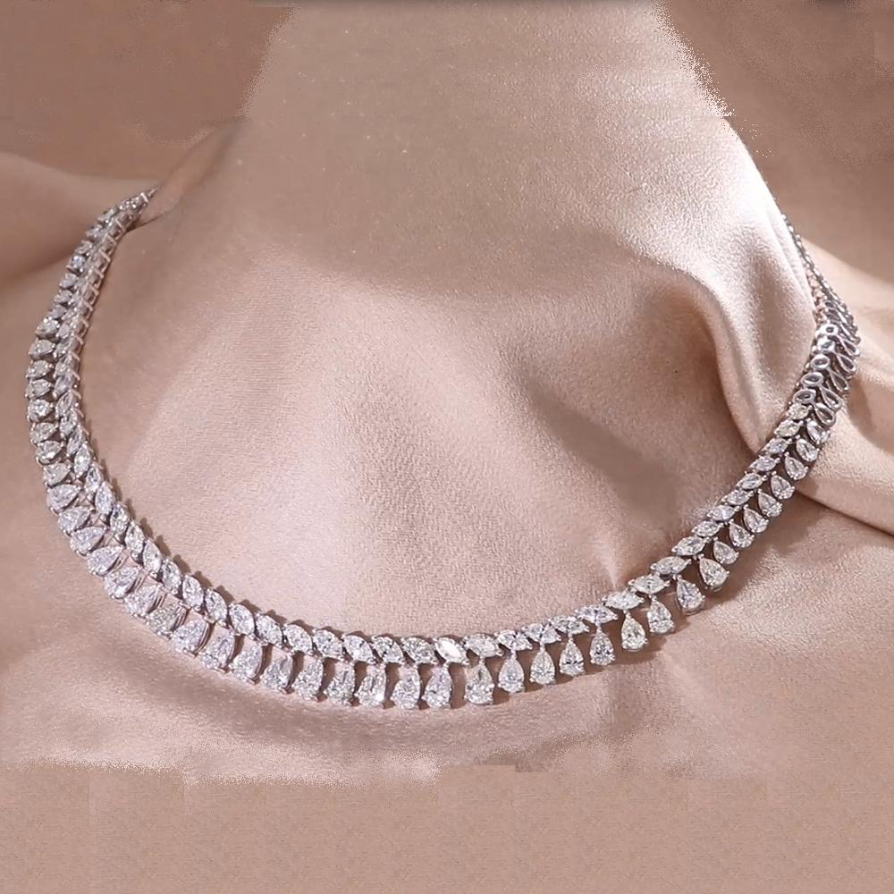 Modern Natural 18 Carat SI/HI Pear Marquise Diamond Fine Necklace 18 Karat White Gold For Sale