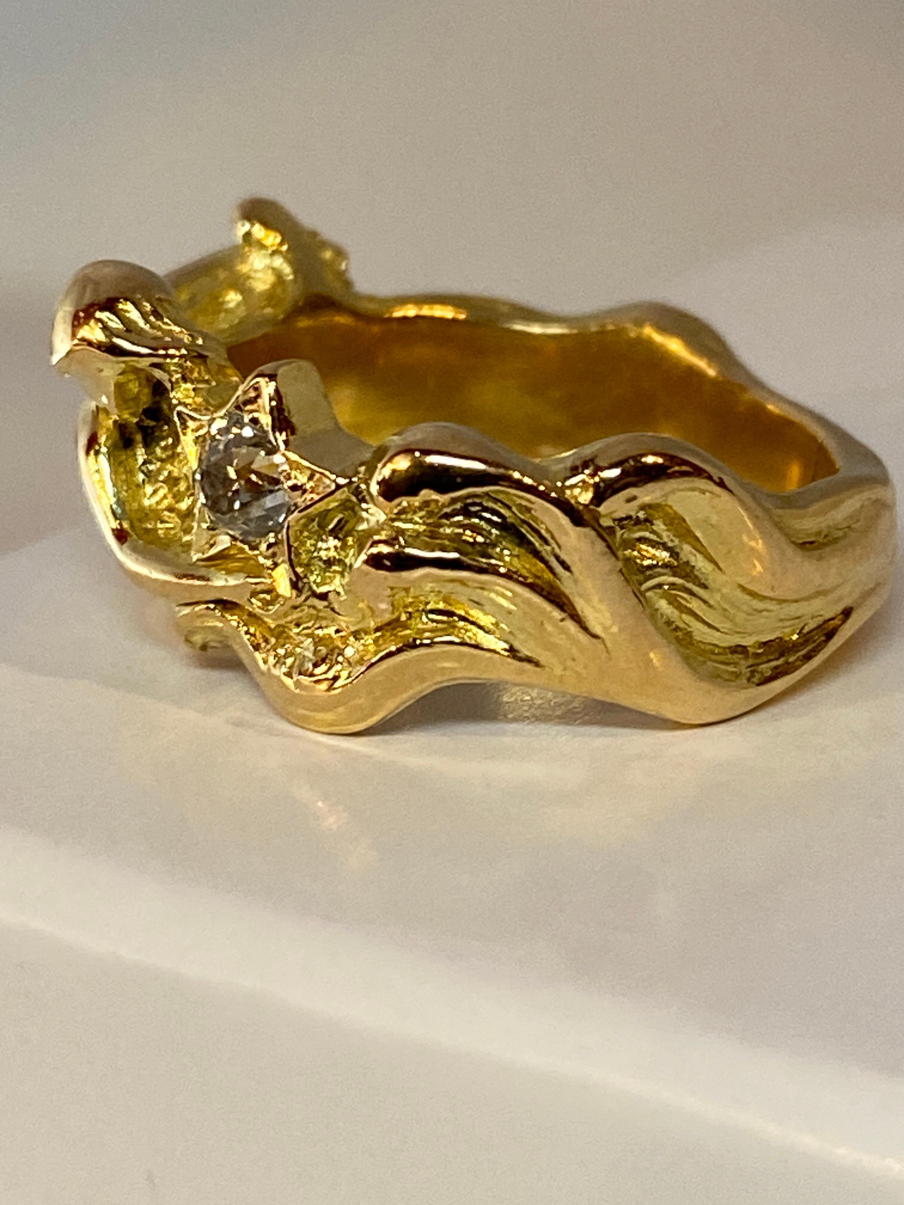 18 Carat Solid Gold Ring :Woman Braving the Wawes and Holding a Diamond Starfish 4