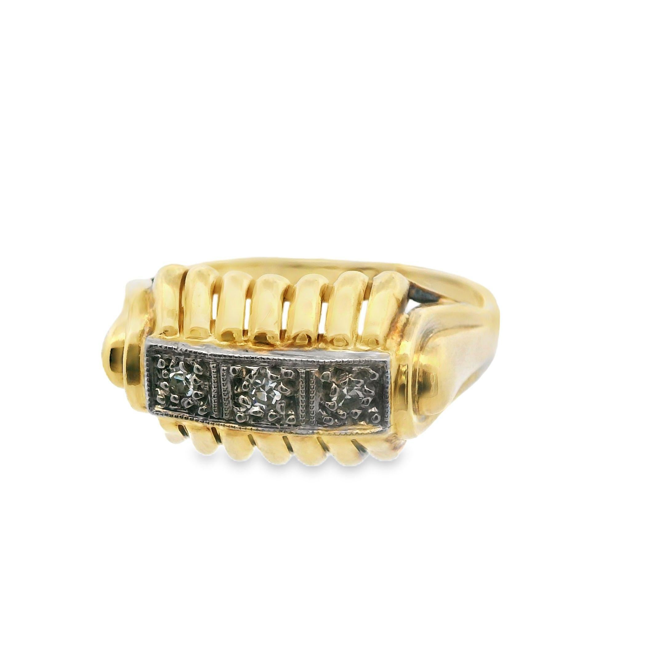 .18 Carat Three Stone Diamond Ring in 14k Yellow Gold Mid Century Modern For Sale 1