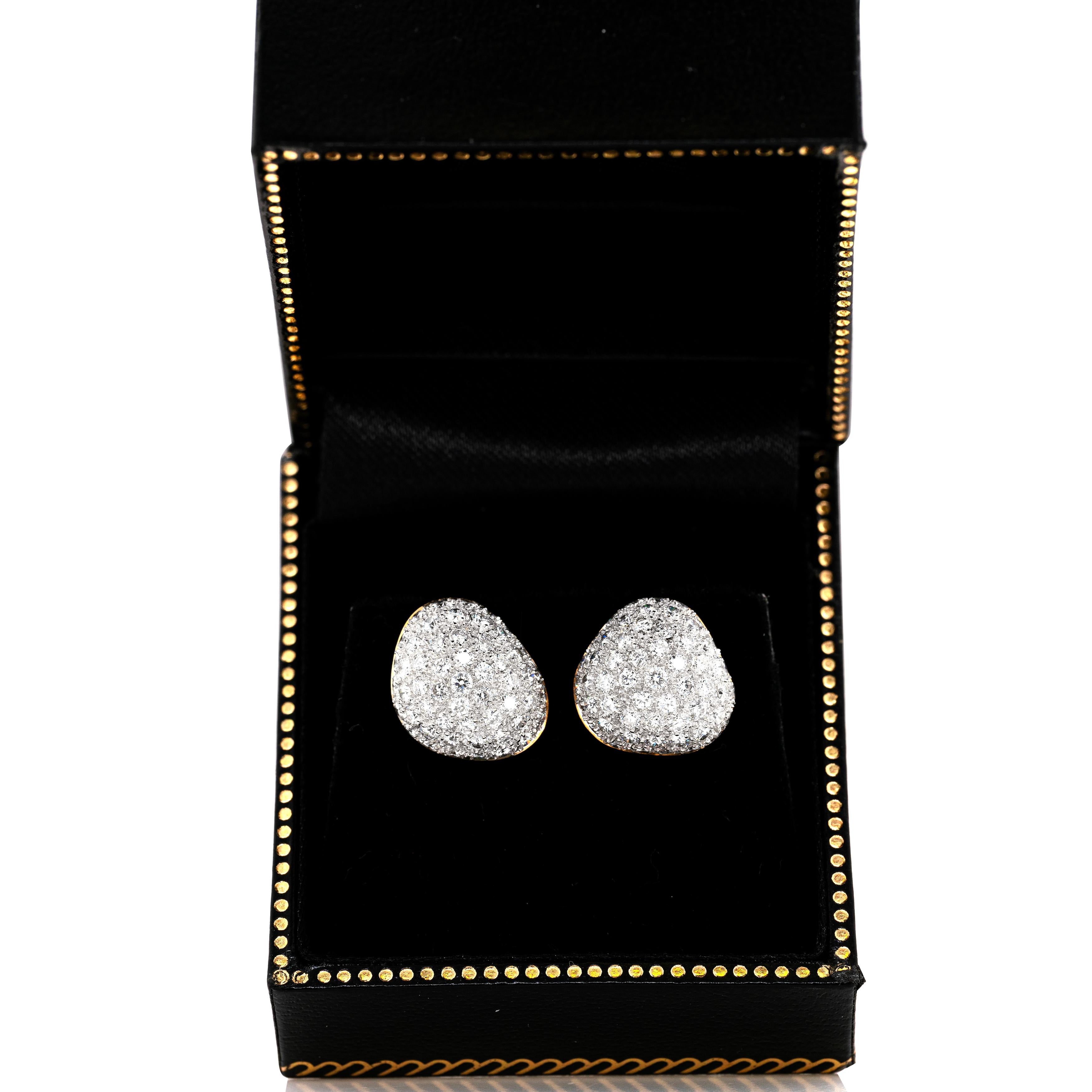 Brilliant Cut 18 Carat White and Yellow Gold Diamond Bombé Cluster Asymmetric Stud Earrings For Sale