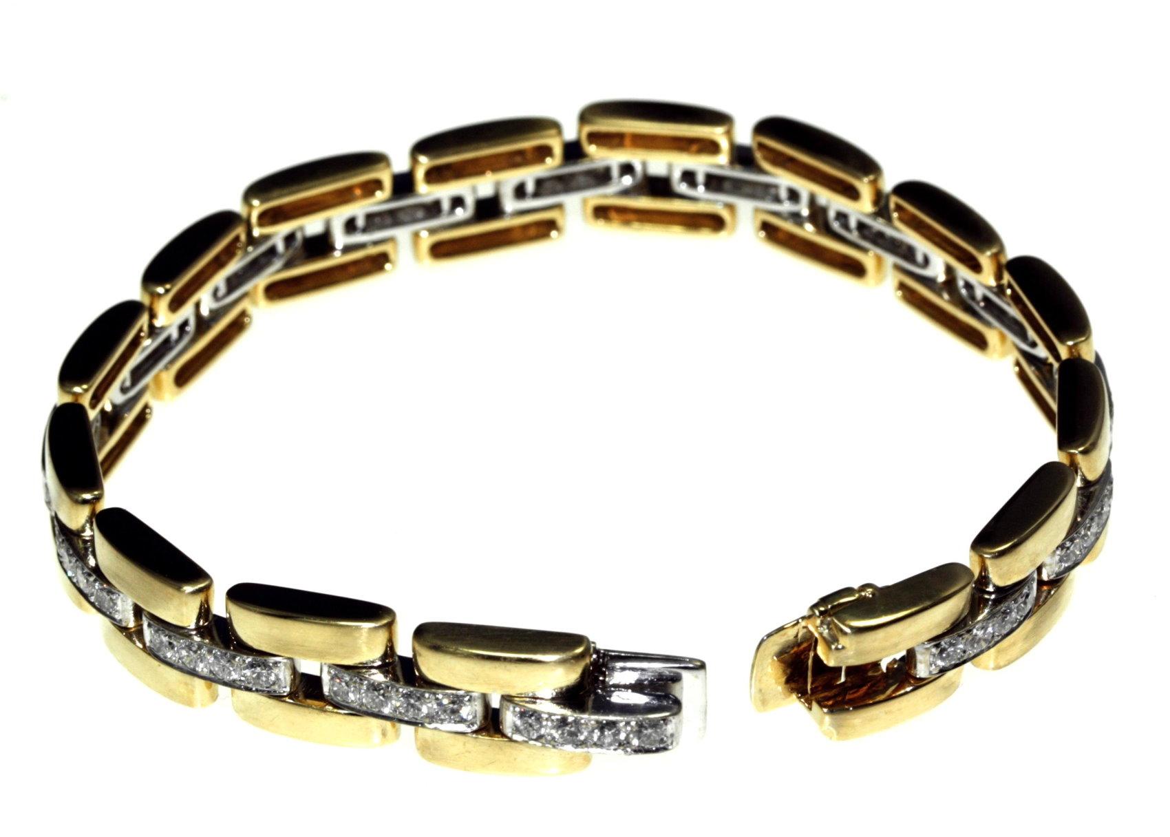 Modern 18 Carat White and Yellow Gold Diamond Pave Link Chain Bracelet