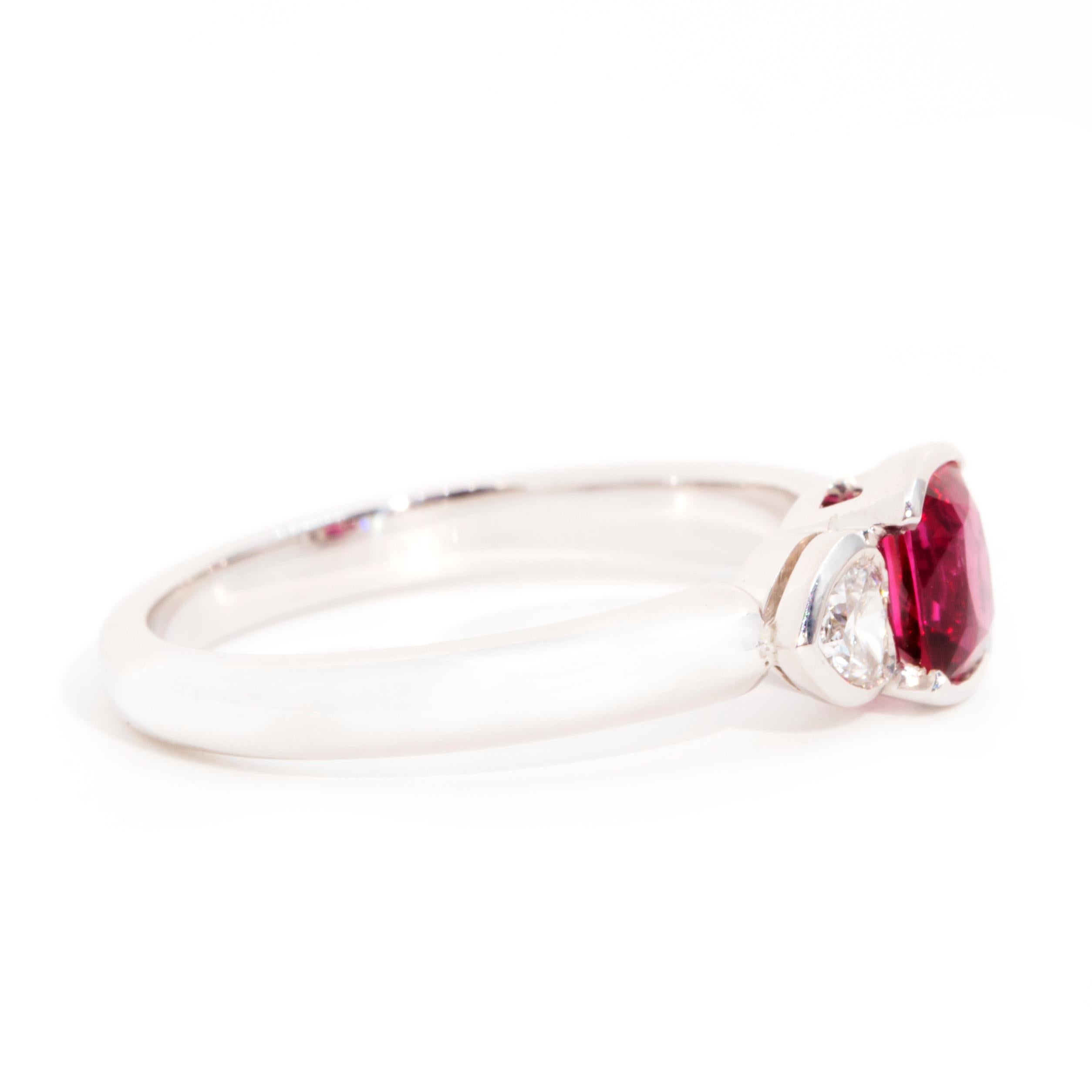 18 Carat White Gold 0.89 Carat Bright Red Spinel and Diamond Vintage Hearts Ring For Sale 1