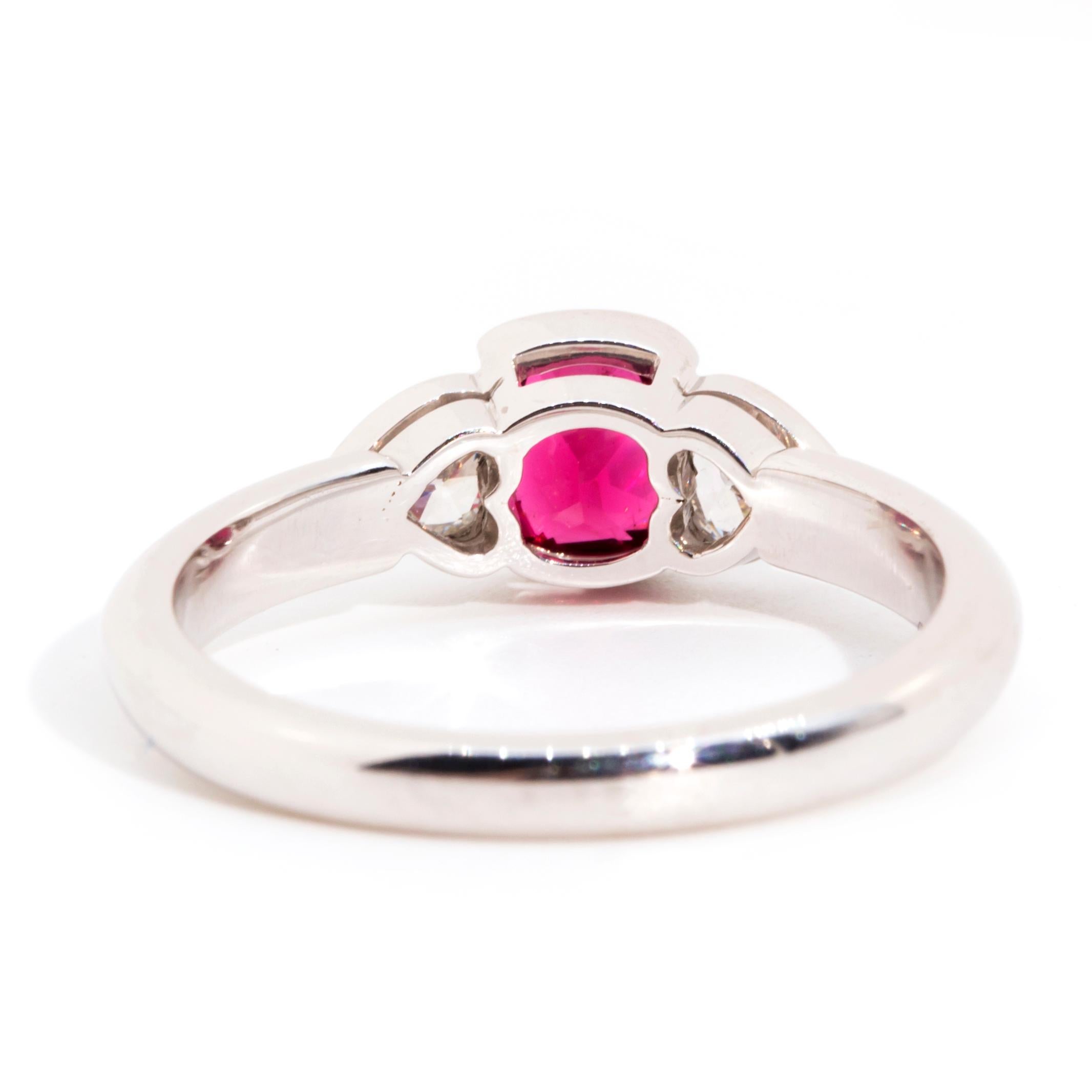 18 Carat White Gold 0.89 Carat Bright Red Spinel and Diamond Vintage Hearts Ring For Sale 3
