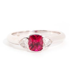 18 Carat White Gold 0.89 Carat Bright Red Spinel and Diamond Vintage Hearts Ring