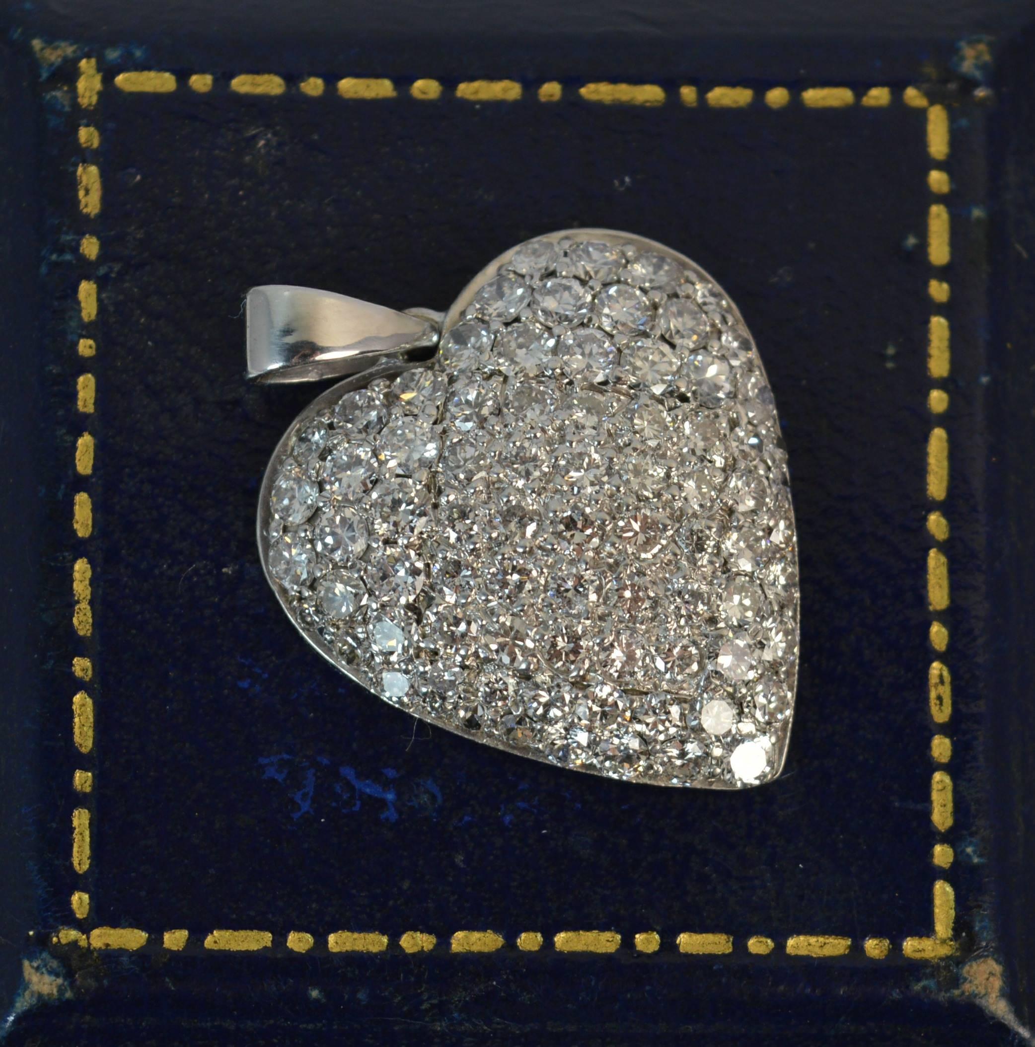 Contemporary 18 Carat White Gold 1.50 Carat Diamond Heart Pendant