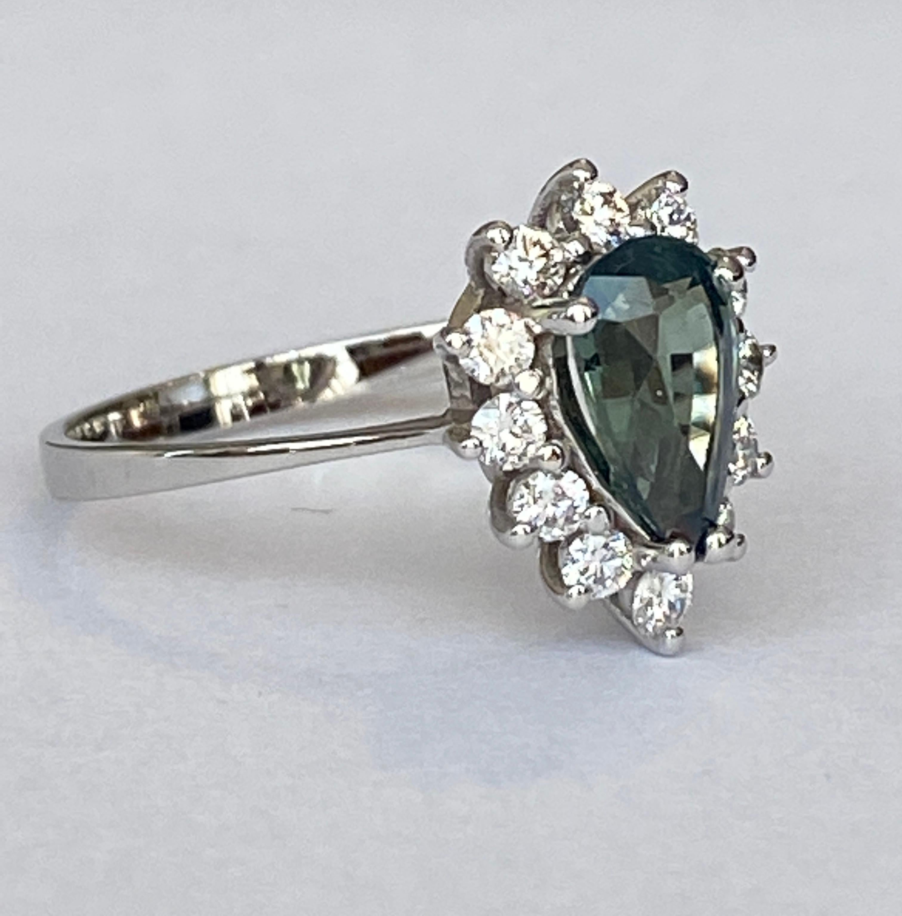 Pear Cut 18 Carat White Gold 1.53 Carat Green Sapphire Diamond Cocktail Ring For Sale