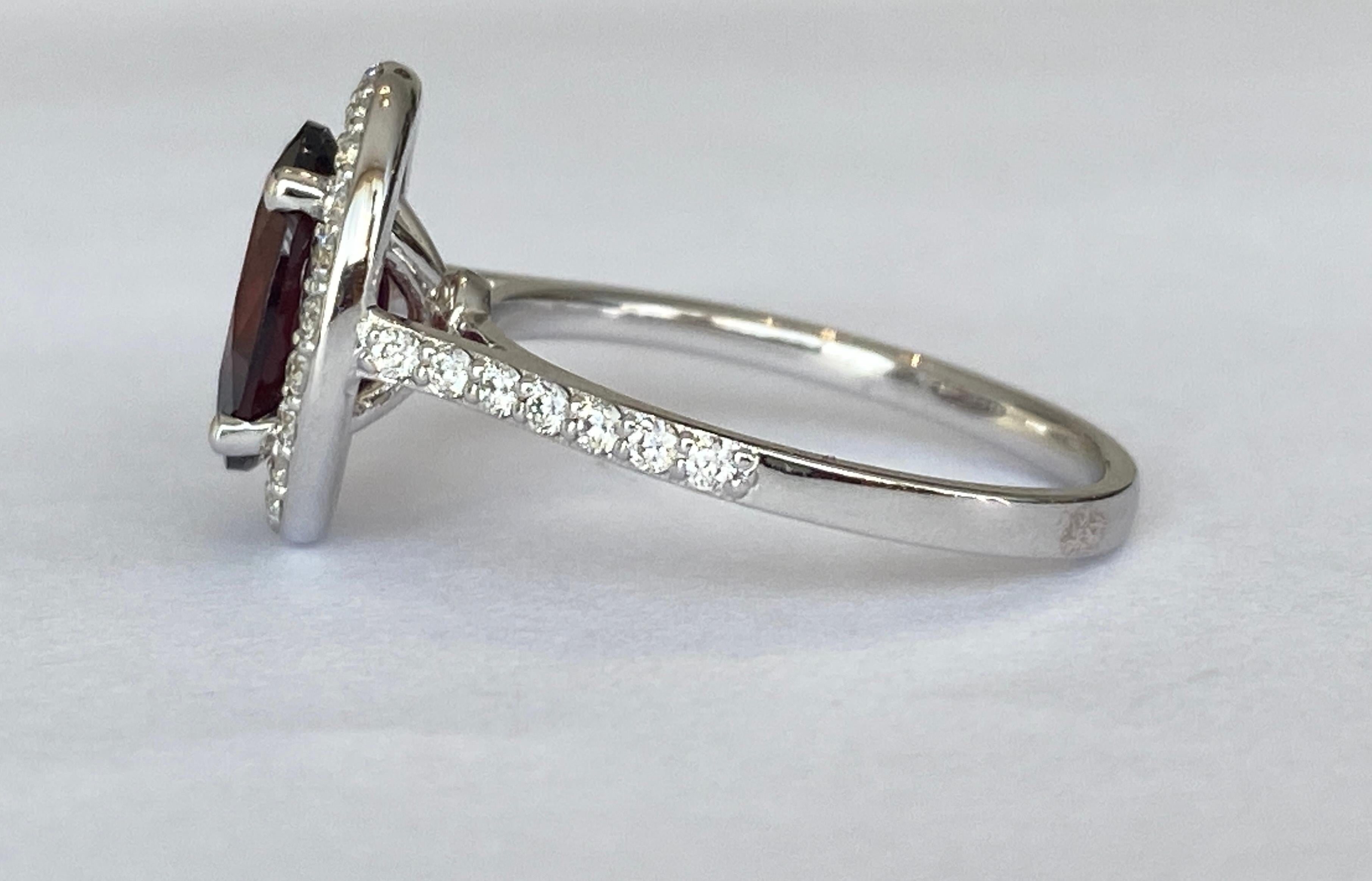 ALGT Certified 18 Carat White Gold 1.90 Carat Tourmaline Diamond Cocktail Ring For Sale 2