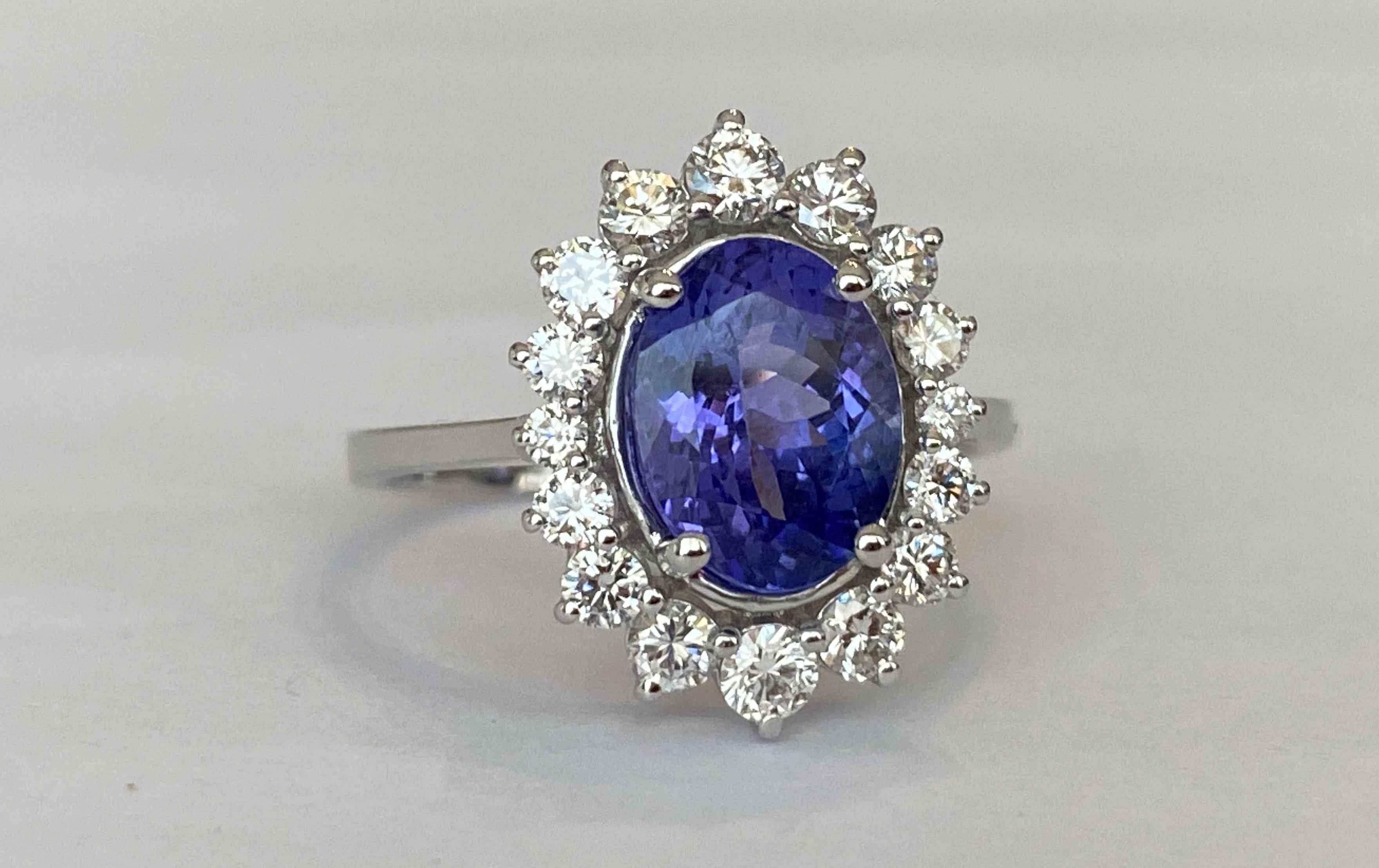 ALGT Certified 18 Carat White Gold Tanzanite Diamond  Diana Cocktail Ring In New Condition For Sale In AMSTERDAM, NL