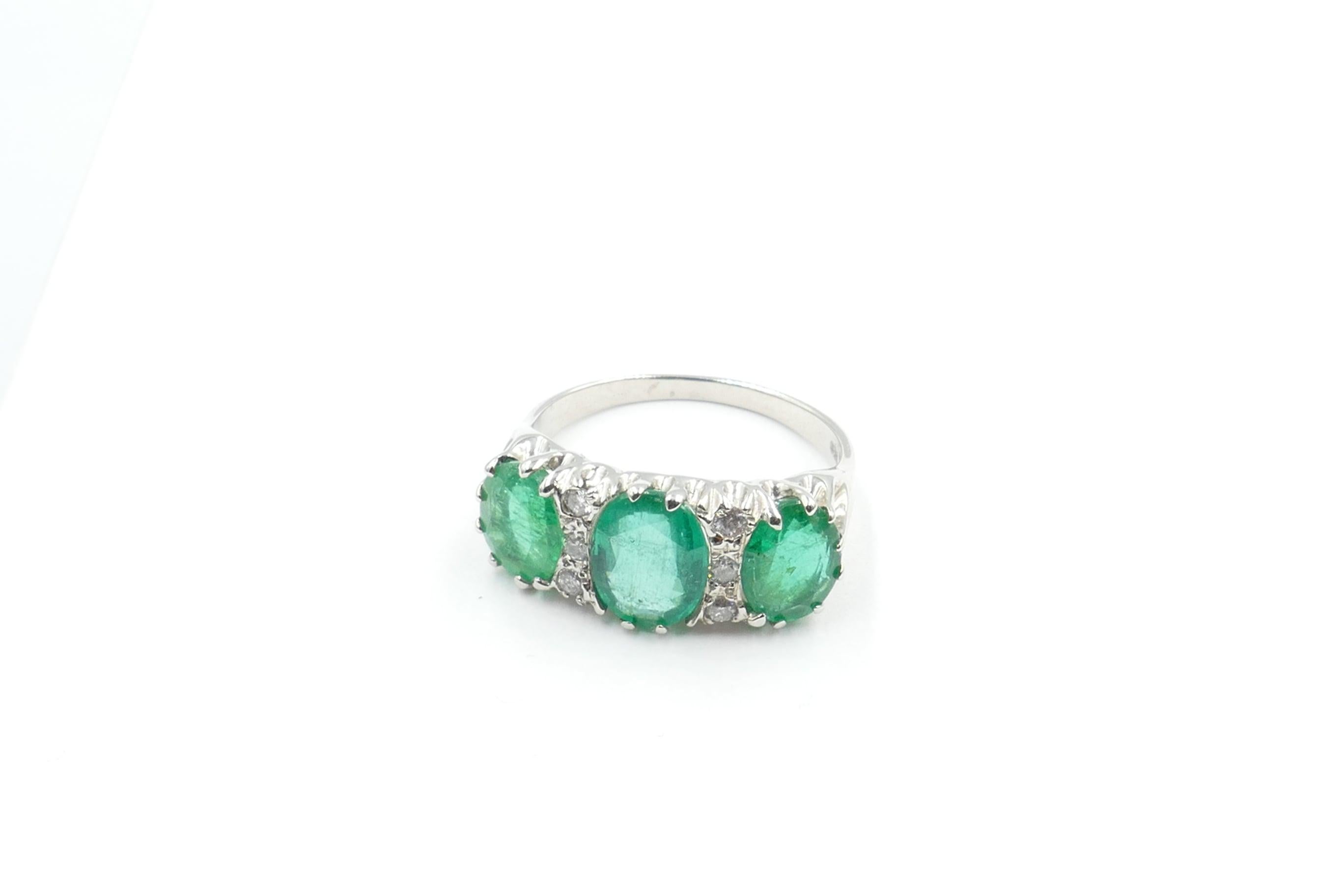 18 Carat White Gold 3 Emerald and Diamond Bridge Ring In Excellent Condition In Splitter's Creek, NSW