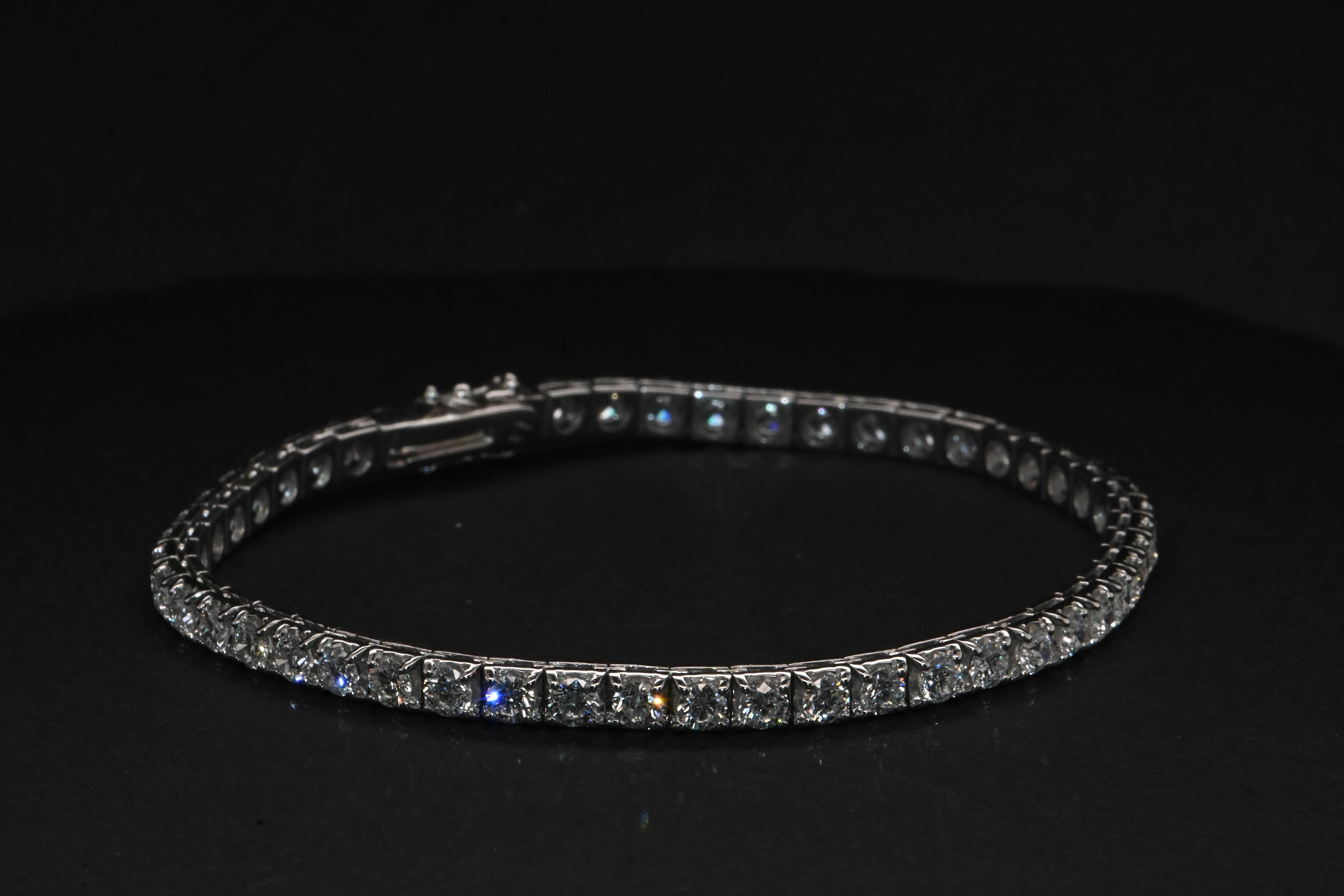 Brilliant Cut 18-Carat White Gold 5-Carat Diamonds Tennis Bracelet For Sale
