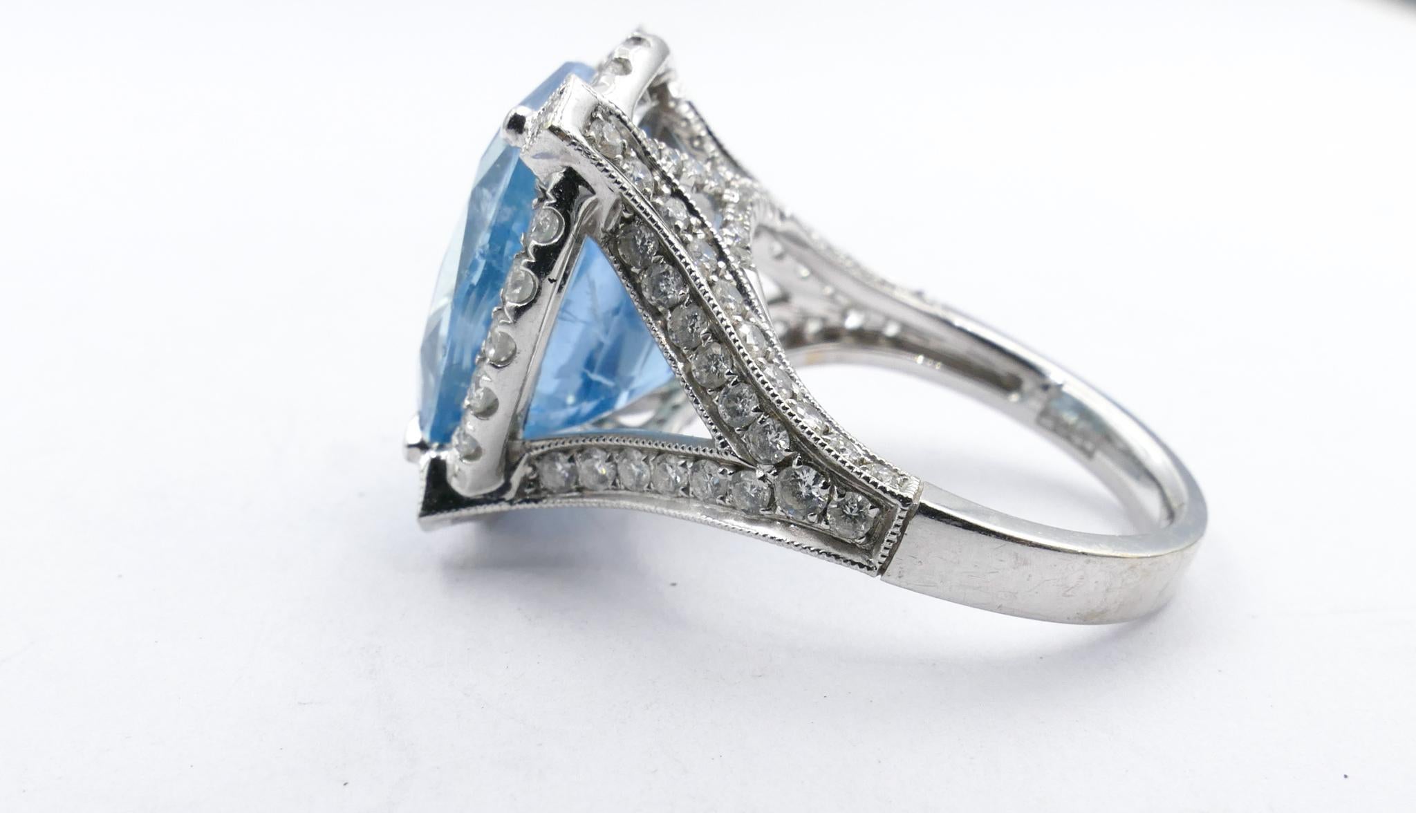 Modern 18 Carat White Gold Aquamarine and Diamond Large Cocktail Ring For Sale