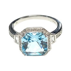 18 Carat White Gold Art Deco Style Aquamarine and Diamond Cluster Ring