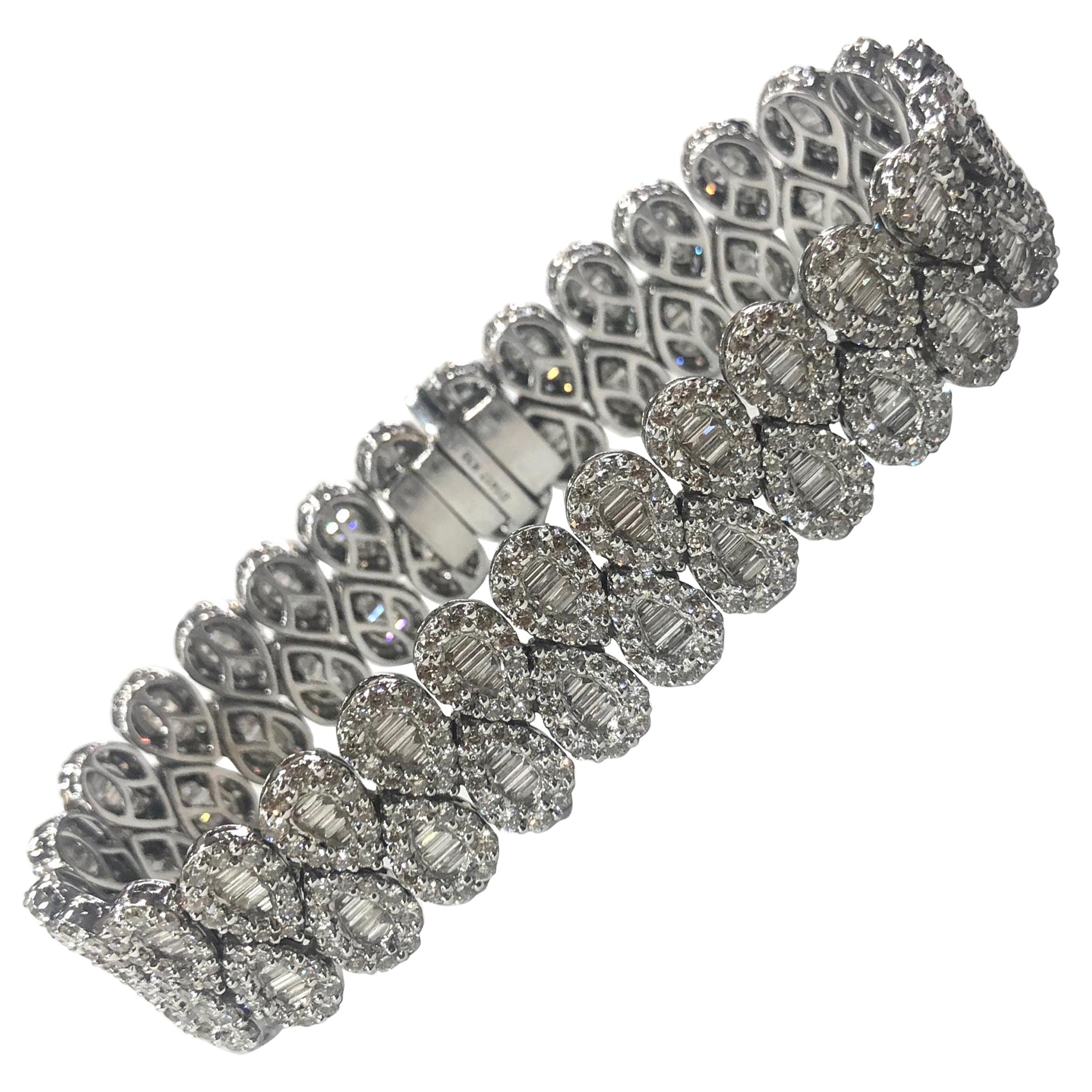 18 Carat White Gold Baguette and Round Brilliant Cut Diamond Bracelet