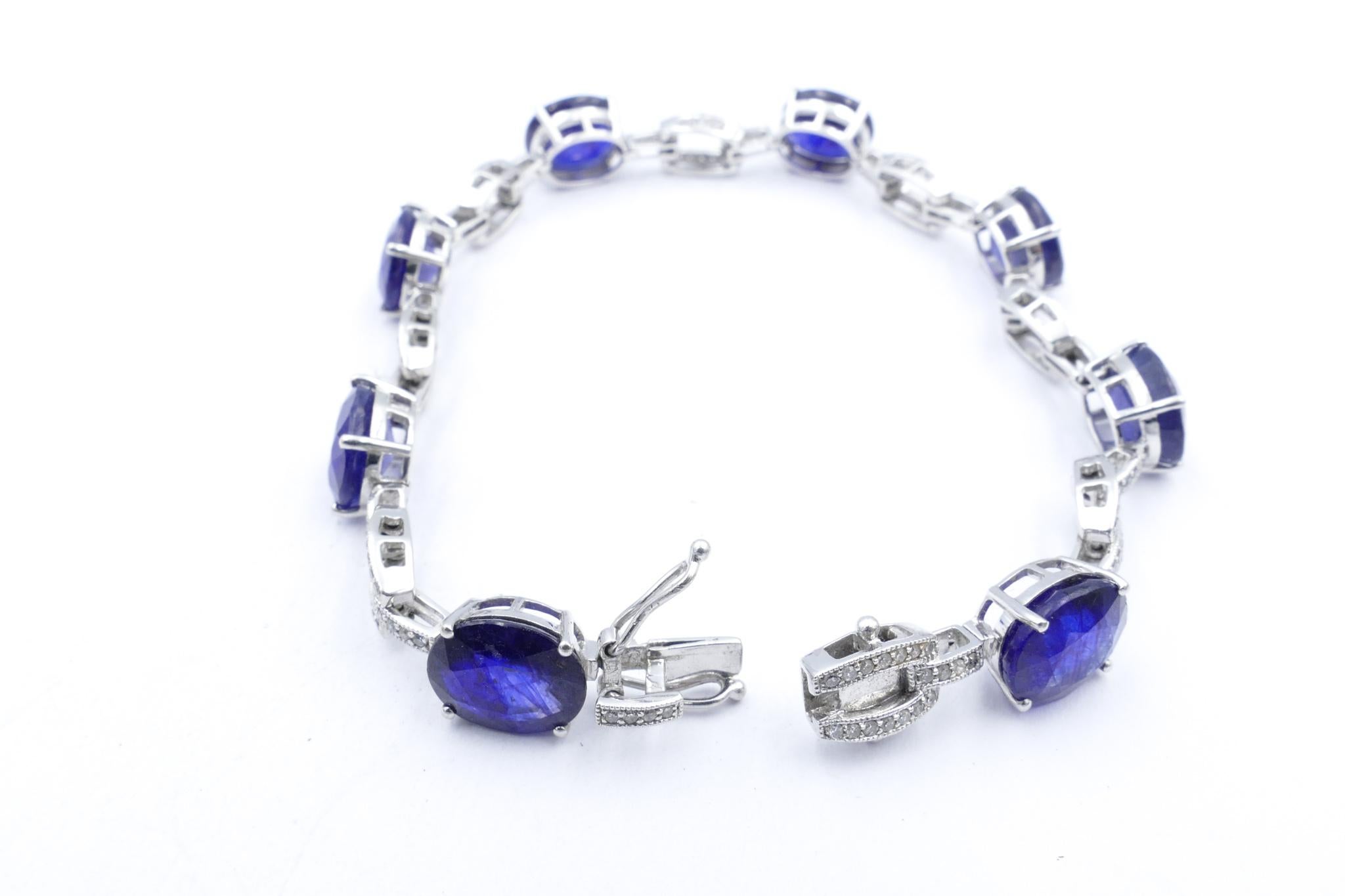 Modern 18 Carat White Gold Blue Sapphire and Diamond Bracelet For Sale