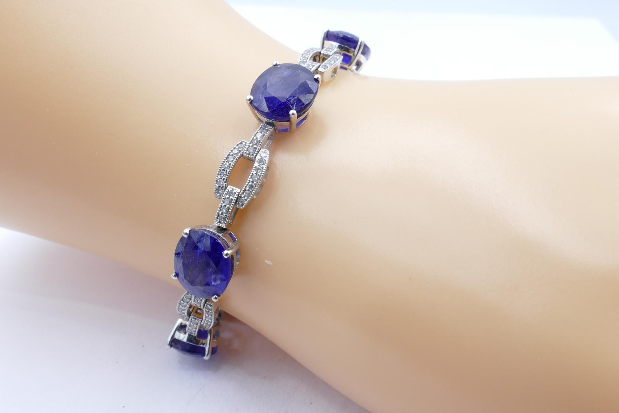 18 Carat White Gold Blue Sapphire and Diamond Bracelet In New Condition For Sale In Splitter's Creek, NSW