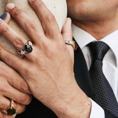 Anillo de cóctel AENEA Bailarina de indigolita en oro blanco de 18 quilates