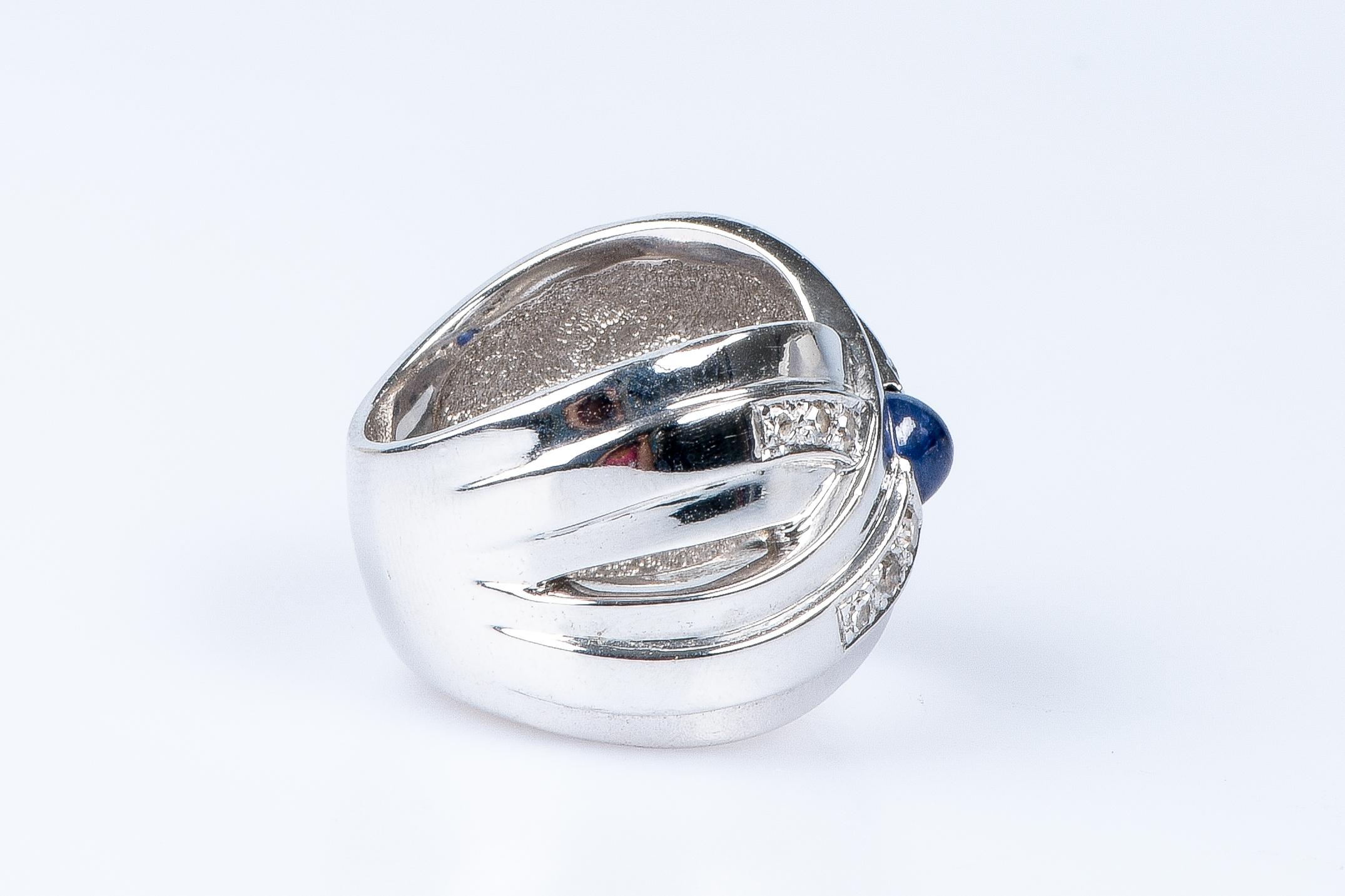 18 carat white gold Ceylon sapphire and diamonds ring In Excellent Condition For Sale In Monte-Carlo, MC