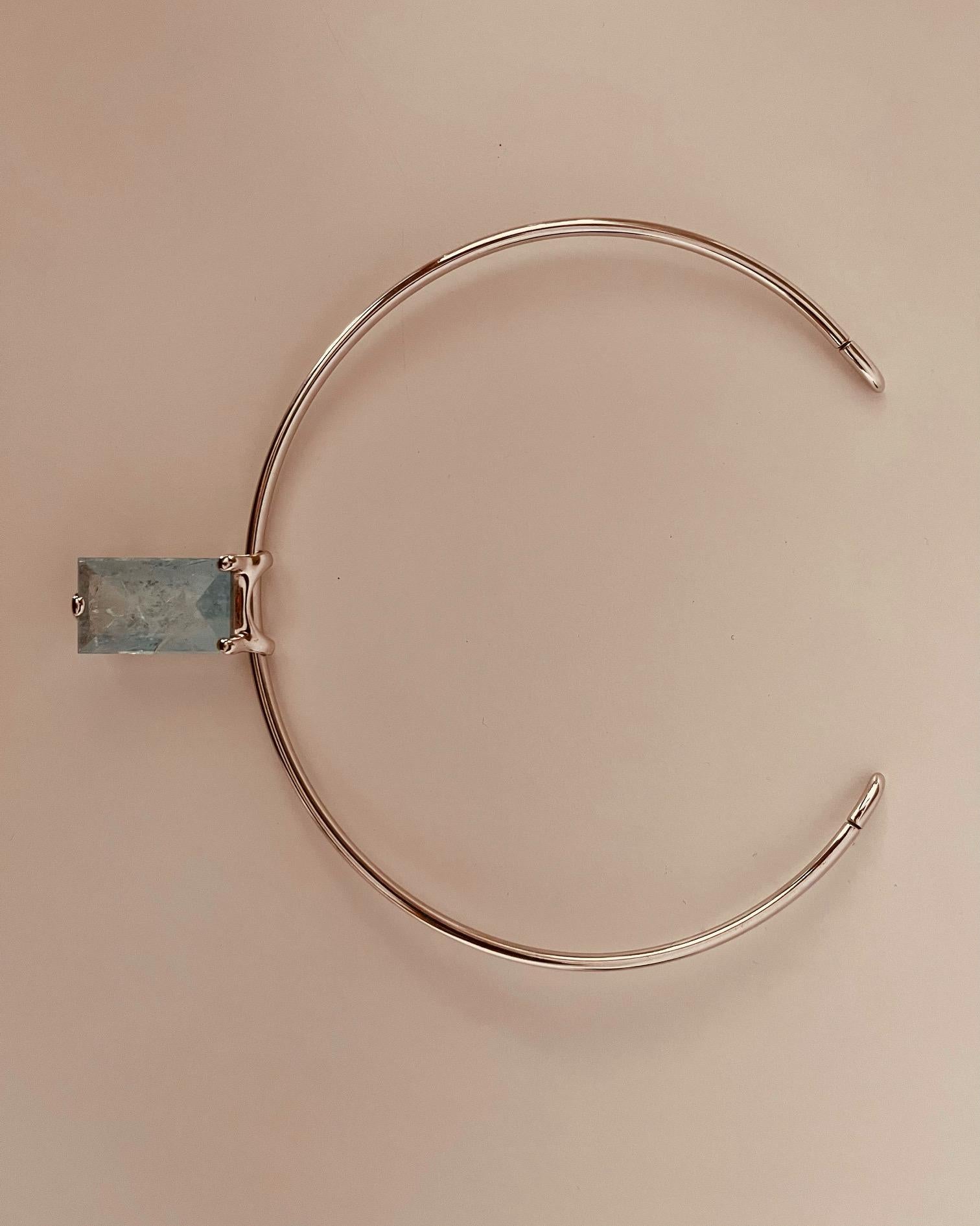 18 Carat White Gold Choker, 12cm Diameter, With Aquamarine Removable Pendant For Sale 6