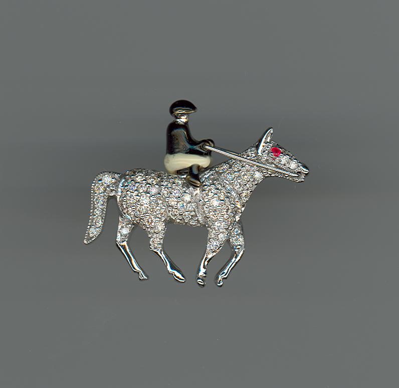 Taille brillant Broche en or blanc 18 carats avec diamants en forme d'équitation à cheval en vente