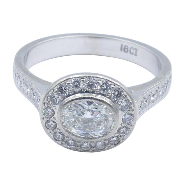 18 Carat White Gold Diamond Engagement or Dress Ring For Sale