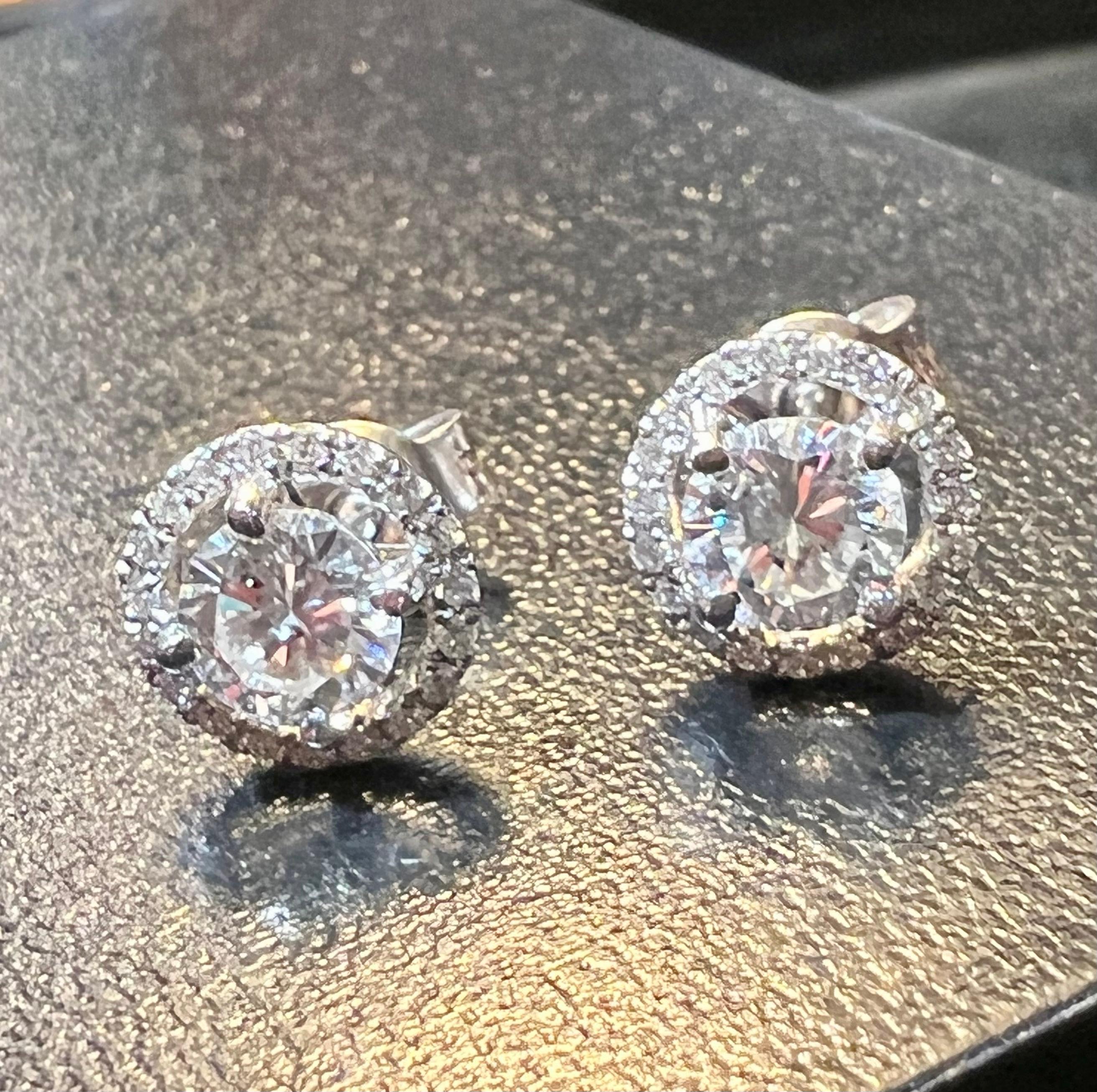 Women's 18 Carat White Gold Diamond for 1.20 Carat Carat Stud Earrings For Sale