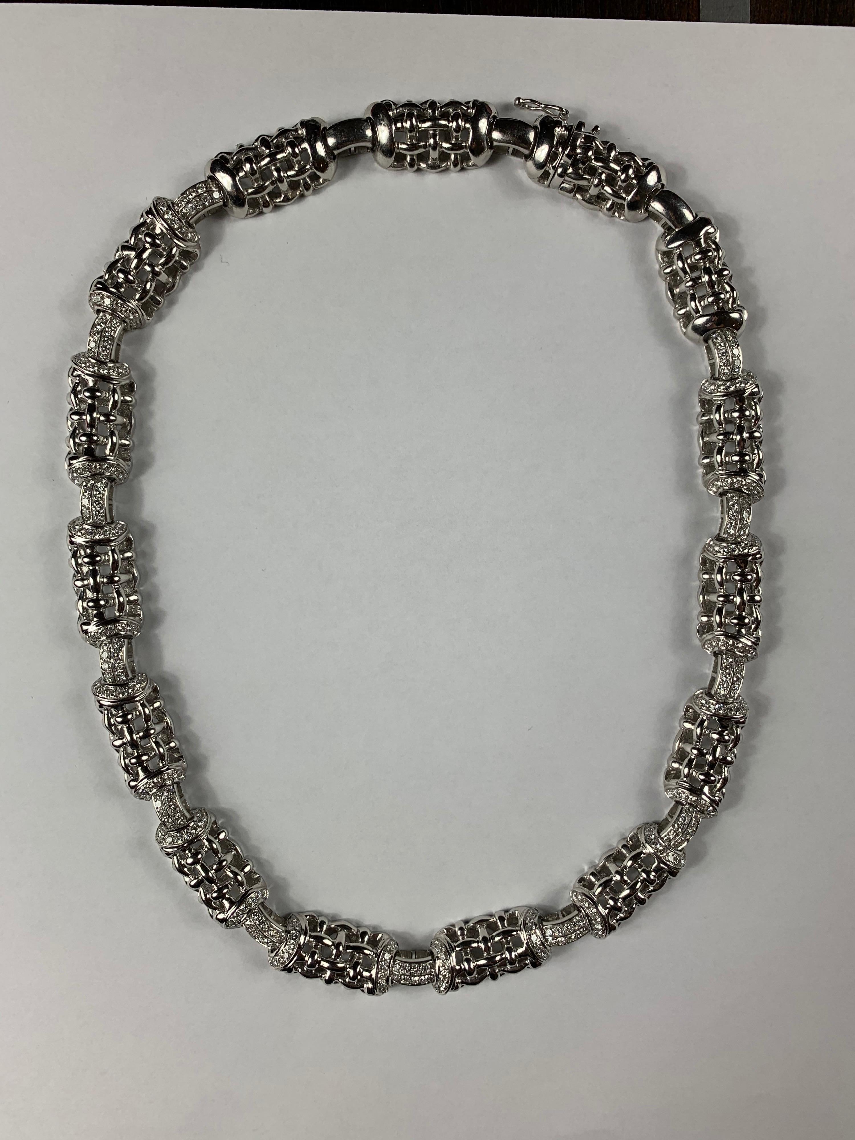 18 Carat White Gold Diamond Linked Necklace For Sale 7