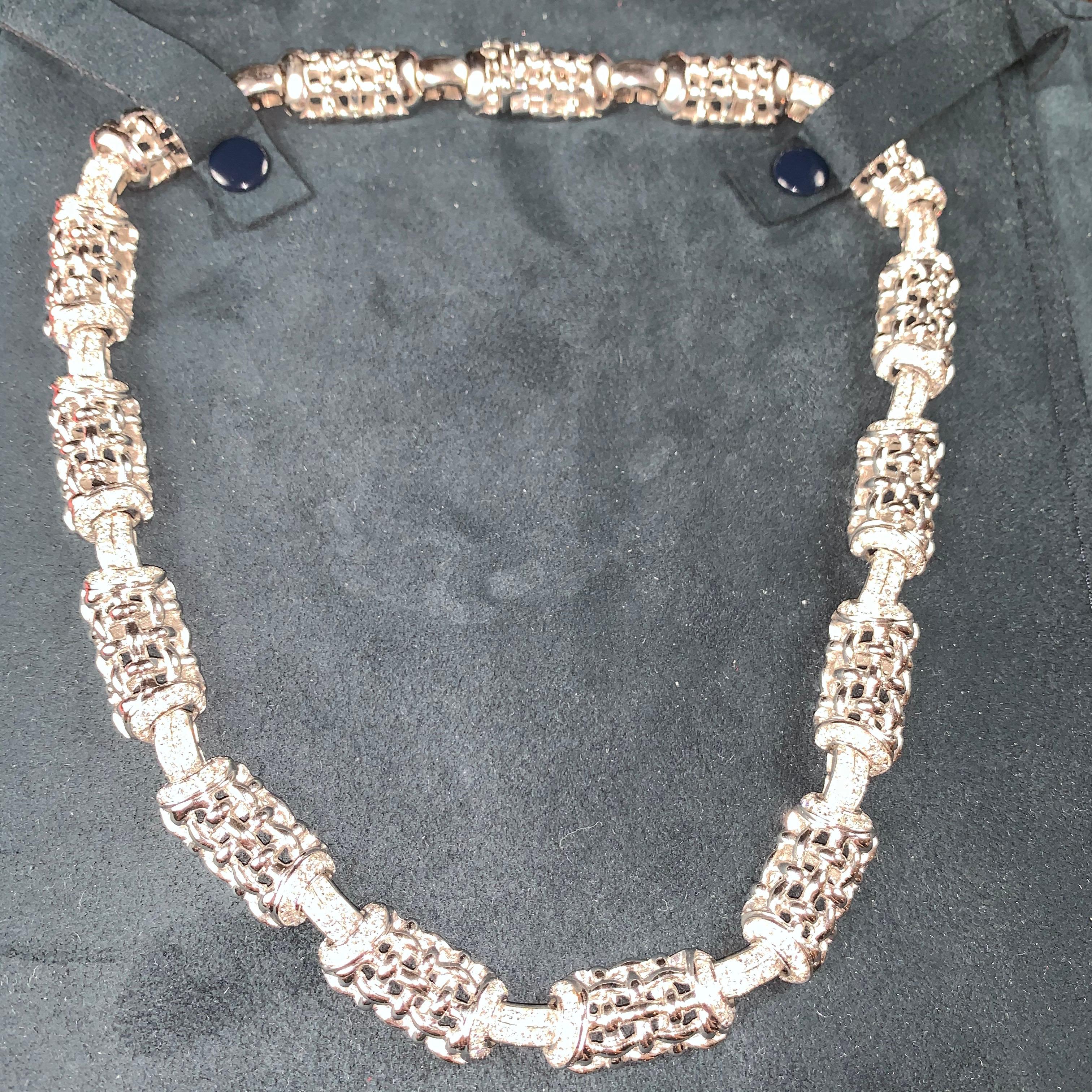 18 Carat White Gold Diamond Linked Necklace For Sale 11