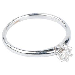 18 carat white gold diamond ring