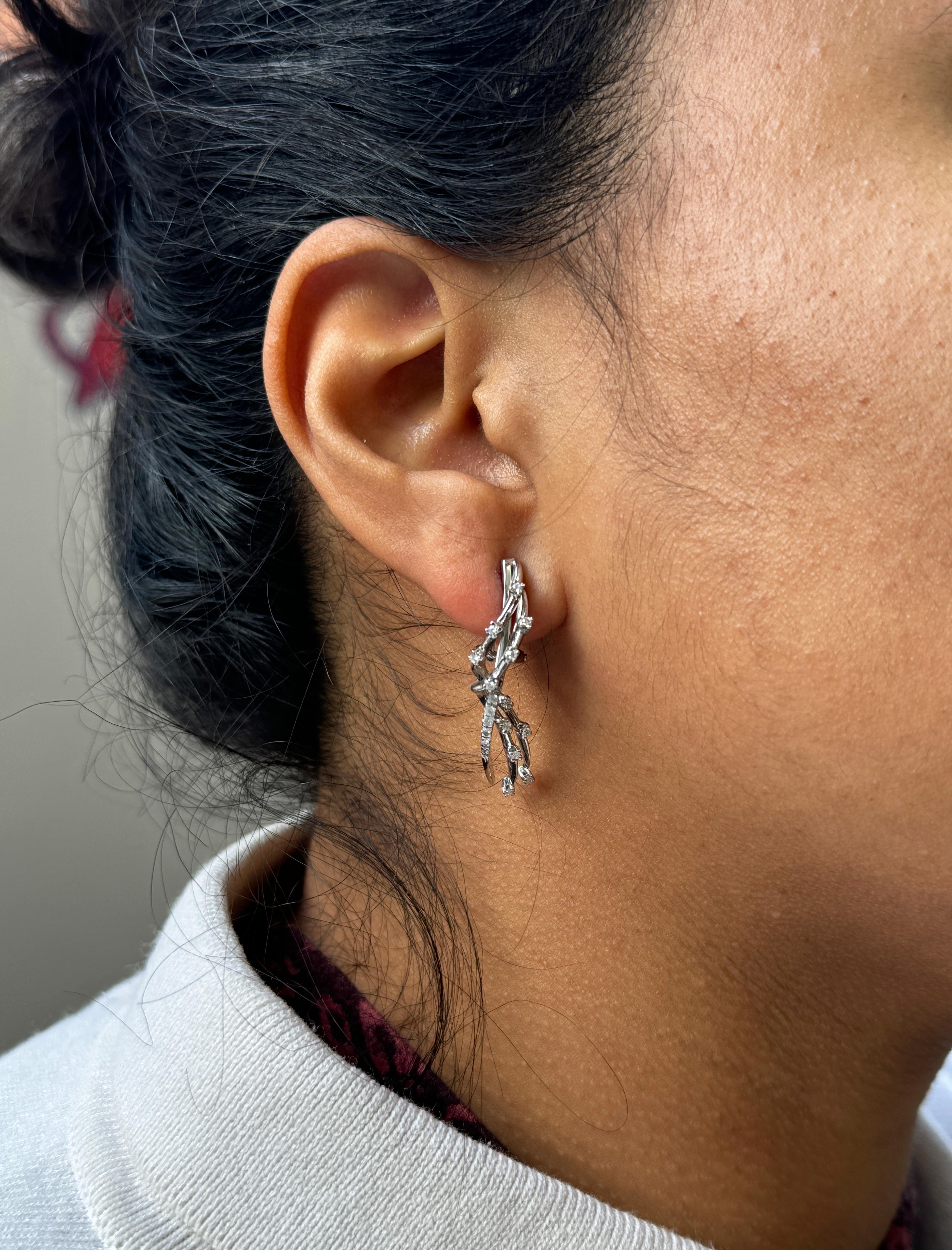 Modern 18 Carat White Gold Diamond Spray Abstract Lever-Back Earrings For Sale