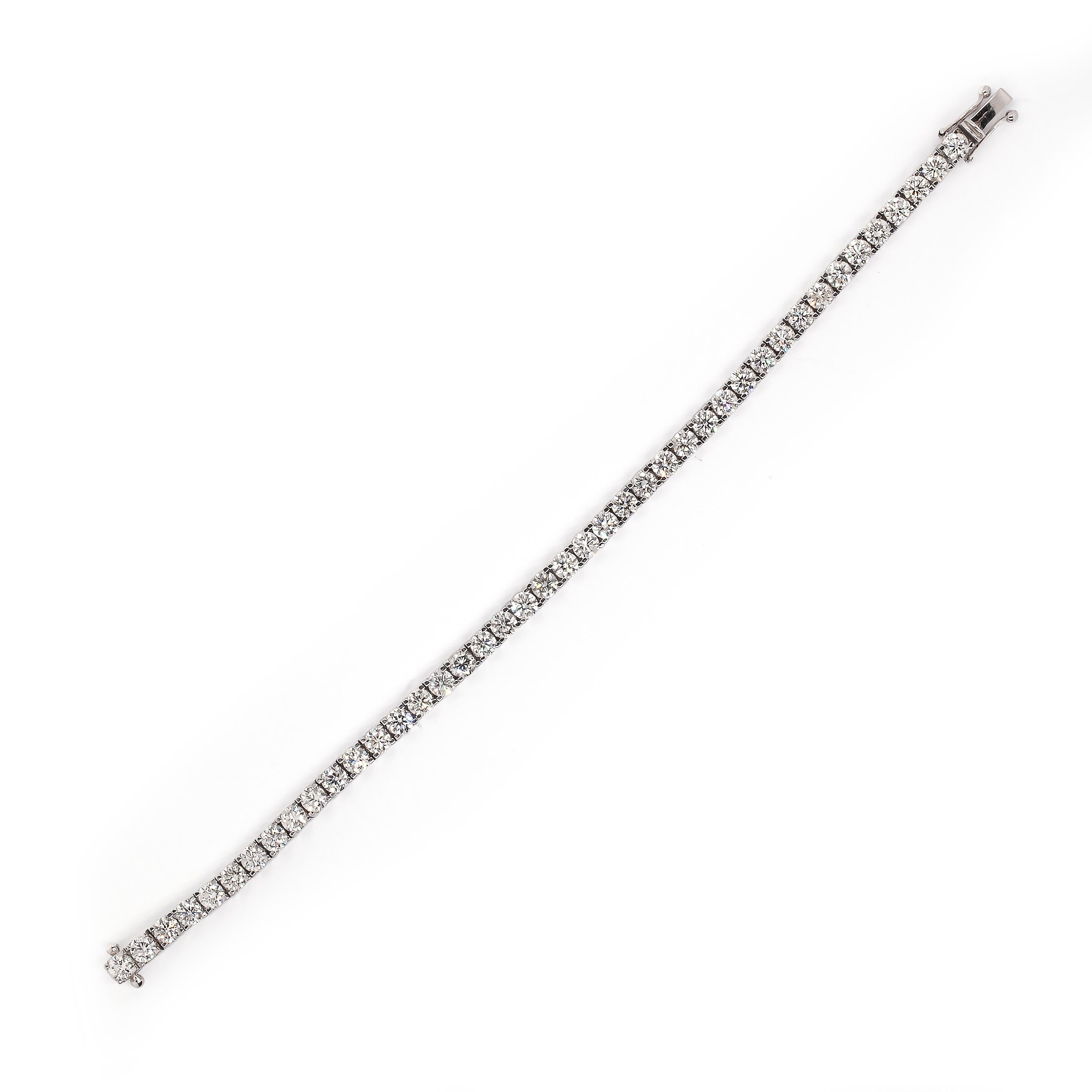 Taille brillant Bracelet tennis en or blanc 18 carats et diamants en vente